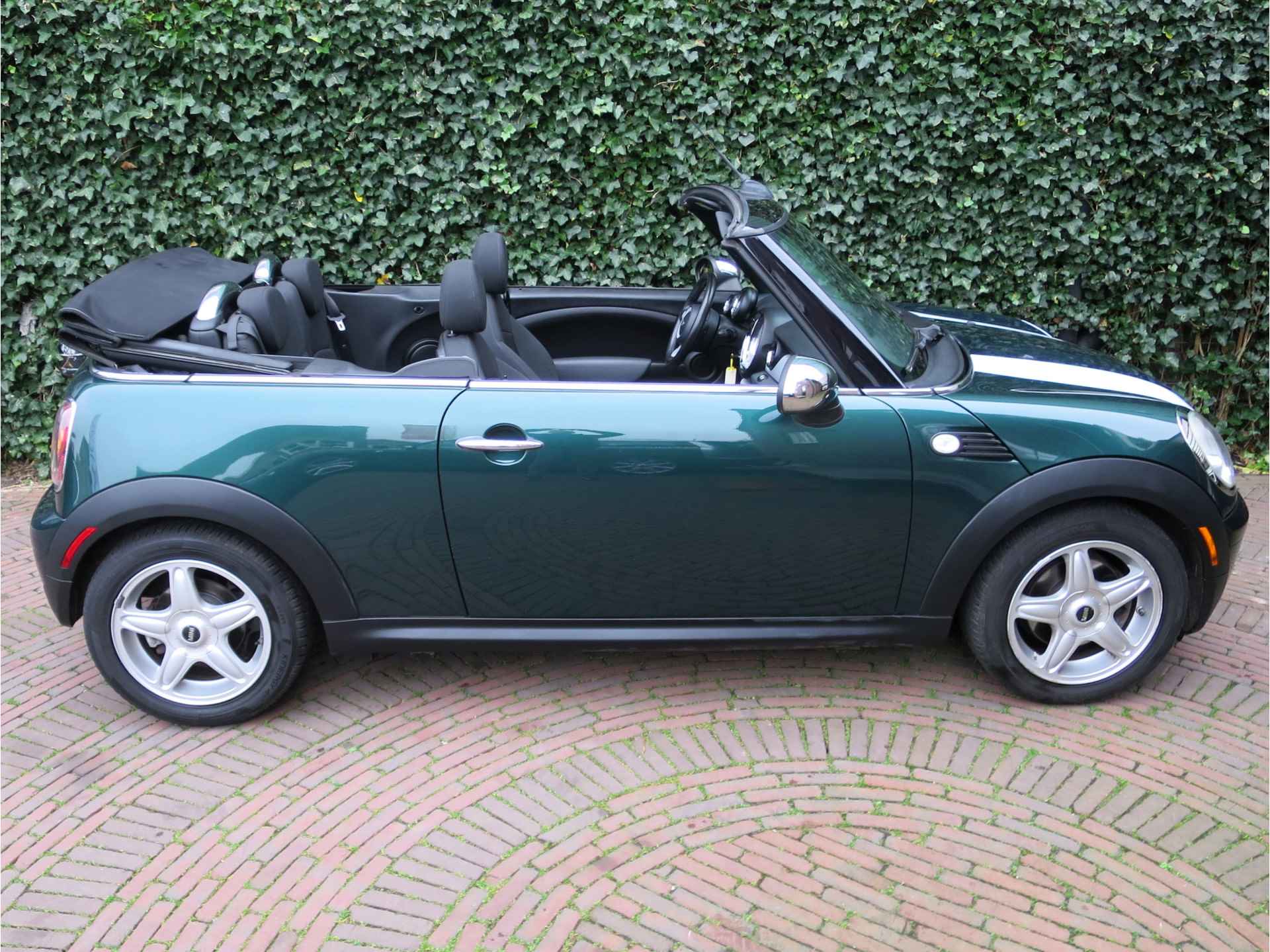 MINI Cabrio 1.6 Cooper R57 met Clima, BT, stoelverw. en 16" - 47/47