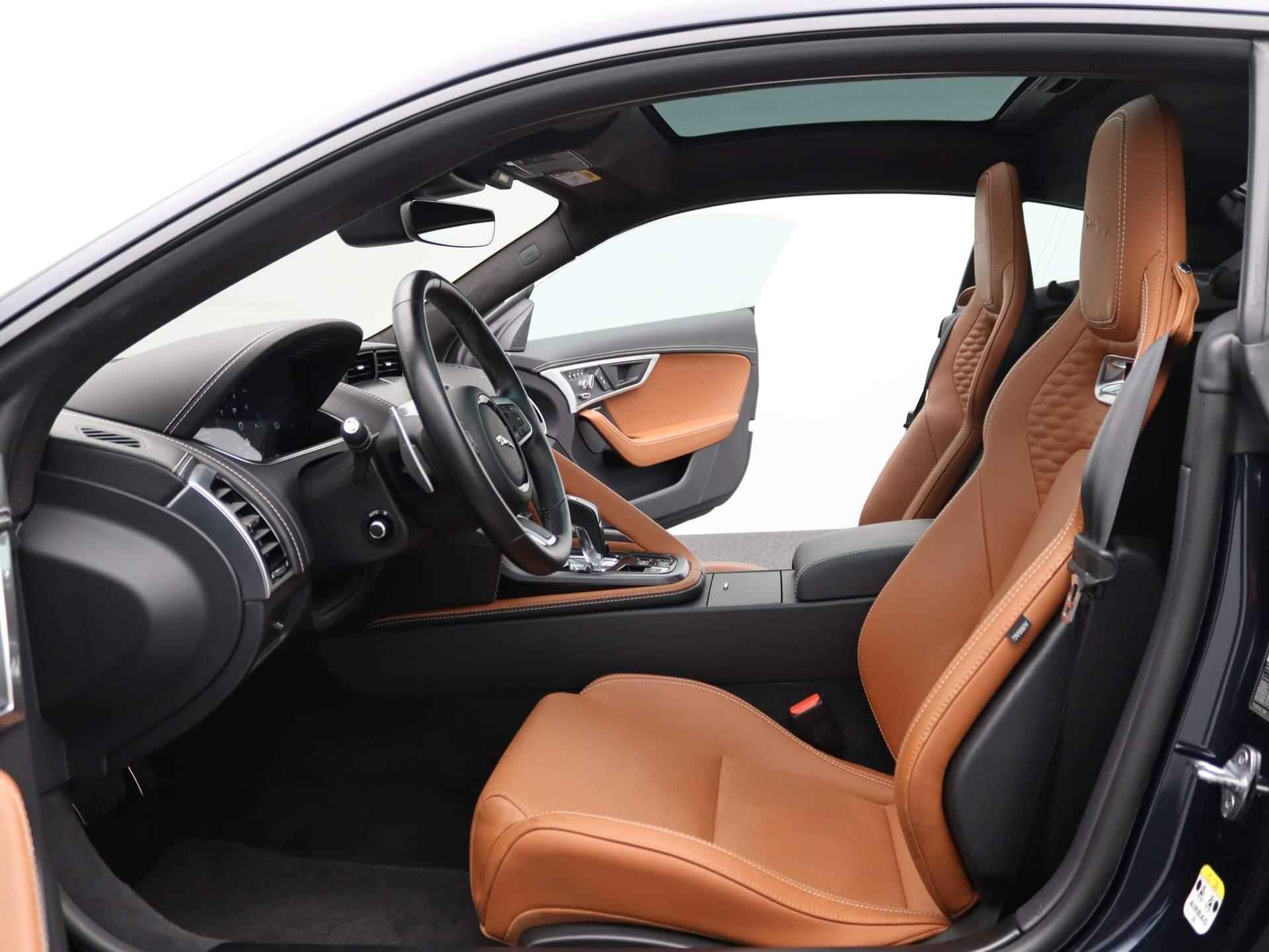 Jaguar F-TYPE P300 R-Dynamic | NP 124.531,- | Panorama Dak | Performance Remmen + Seats | Blind Spot Assist |  Kleppenuitlaat af-fabriek | Stoelverwarming + Koeling - 13/48
