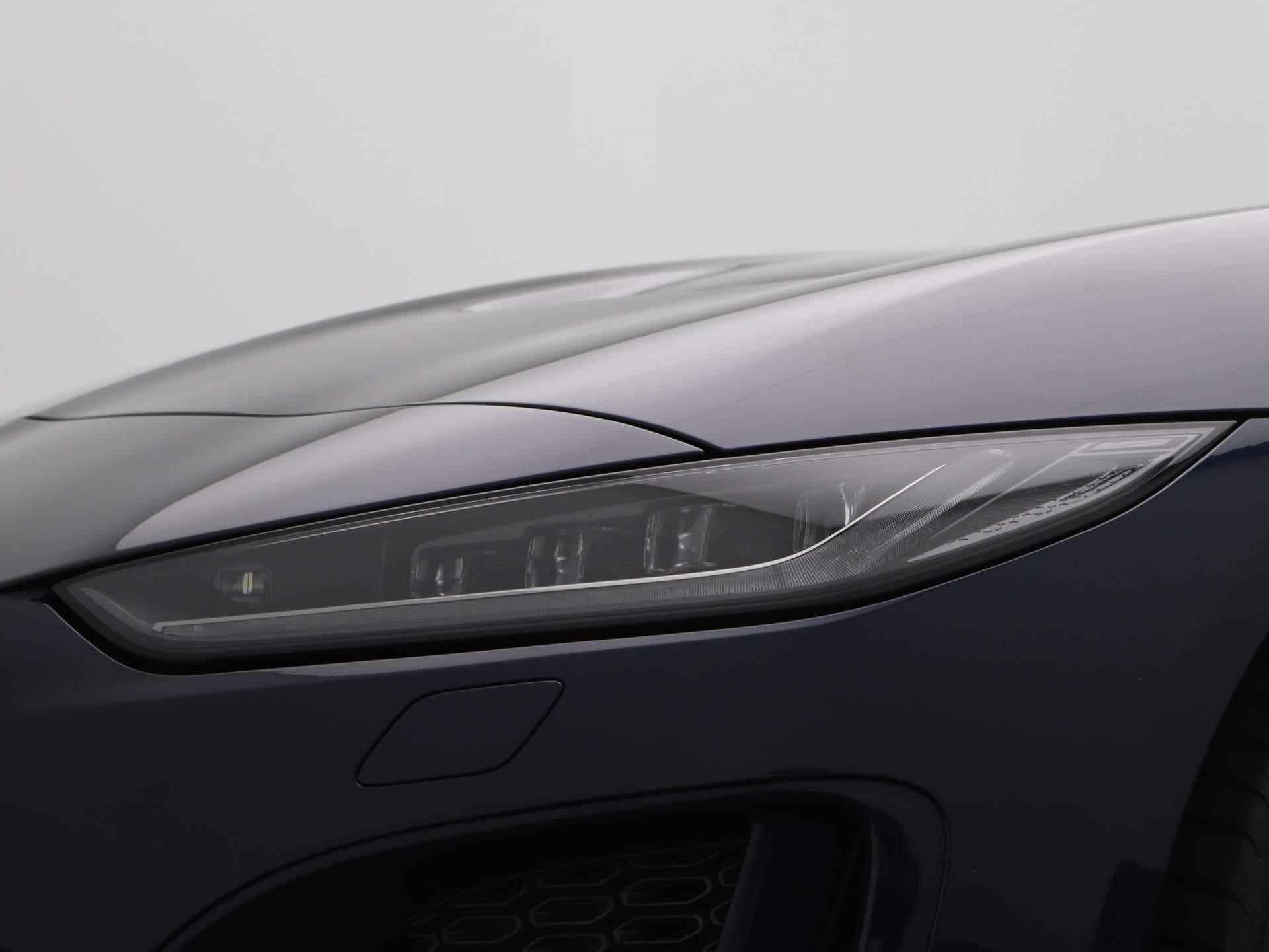 Jaguar F-TYPE P300 R-Dynamic | NP 124.531,- | Panorama Dak | Performance Remmen + Seats | Blind Spot Assist |  Kleppenuitlaat af-fabriek | Stoelverwarming + Koeling - 18/48