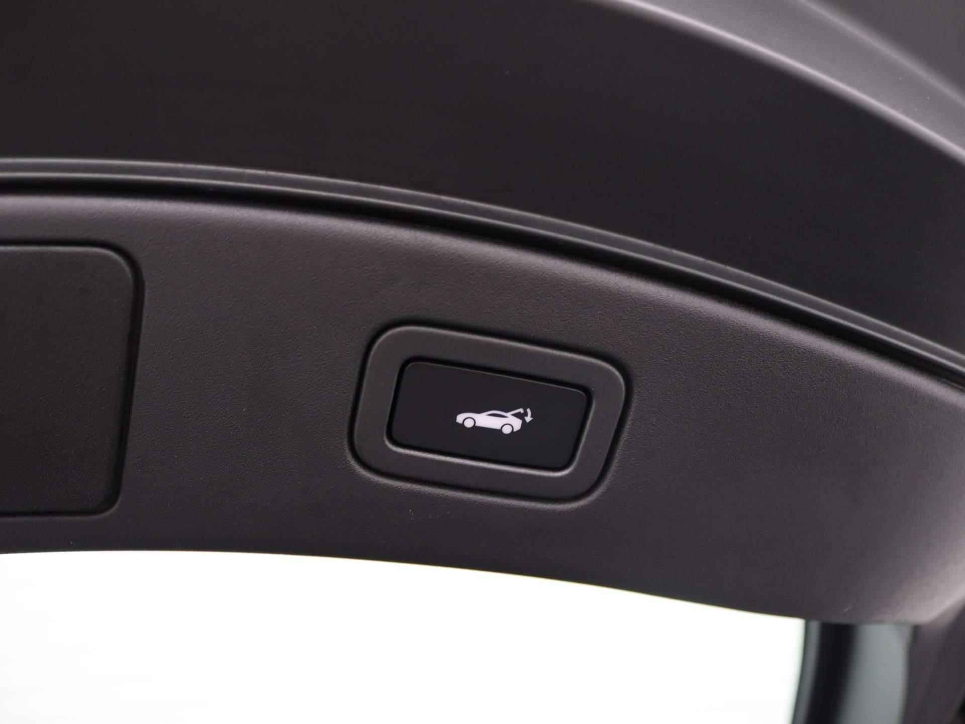 Jaguar F-TYPE P300 R-Dynamic | NP 124.531,- | Panorama Dak | Performance Remmen + Seats | Blind Spot Assist |  Kleppenuitlaat af-fabriek | Stoelverwarming + Koeling - 34/48