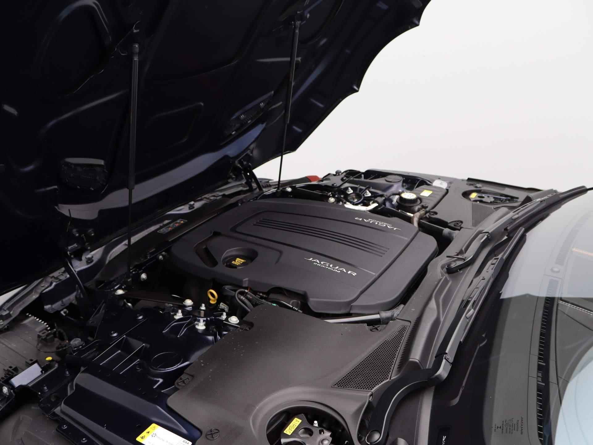 Jaguar F-TYPE P300 R-Dynamic | NP 124.531,- | Panorama Dak | Performance Remmen + Seats | Blind Spot Assist |  Kleppenuitlaat af-fabriek | Stoelverwarming + Koeling - 35/48