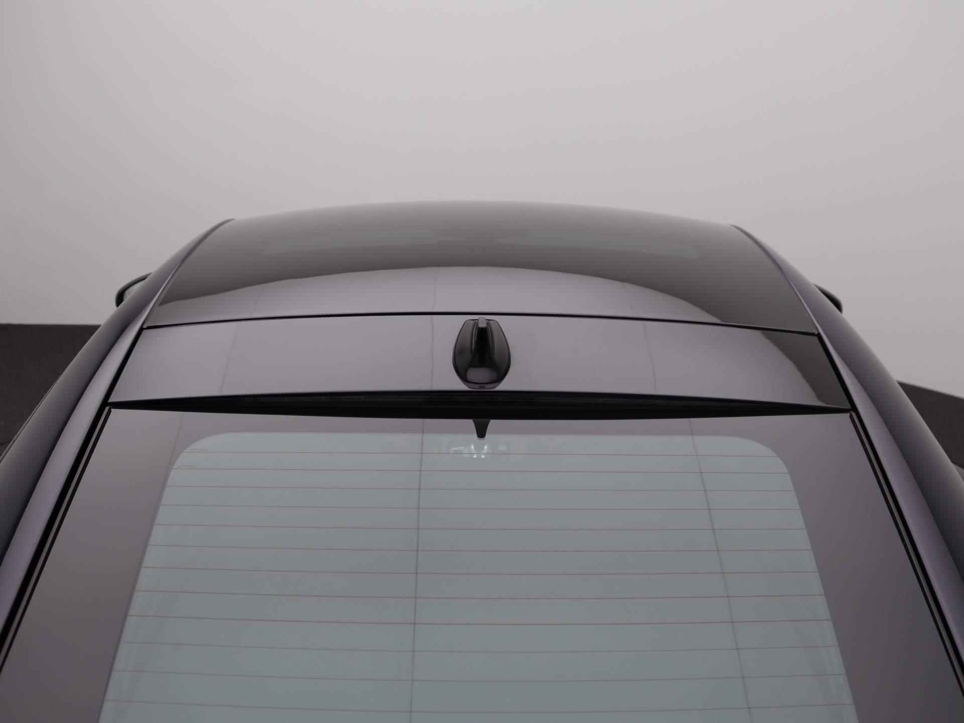 Jaguar F-TYPE P300 R-Dynamic | NP 124.531,- | Panorama Dak | Performance Remmen + Seats | Blind Spot Assist |  Kleppenuitlaat af-fabriek | Stoelverwarming + Koeling - 44/48