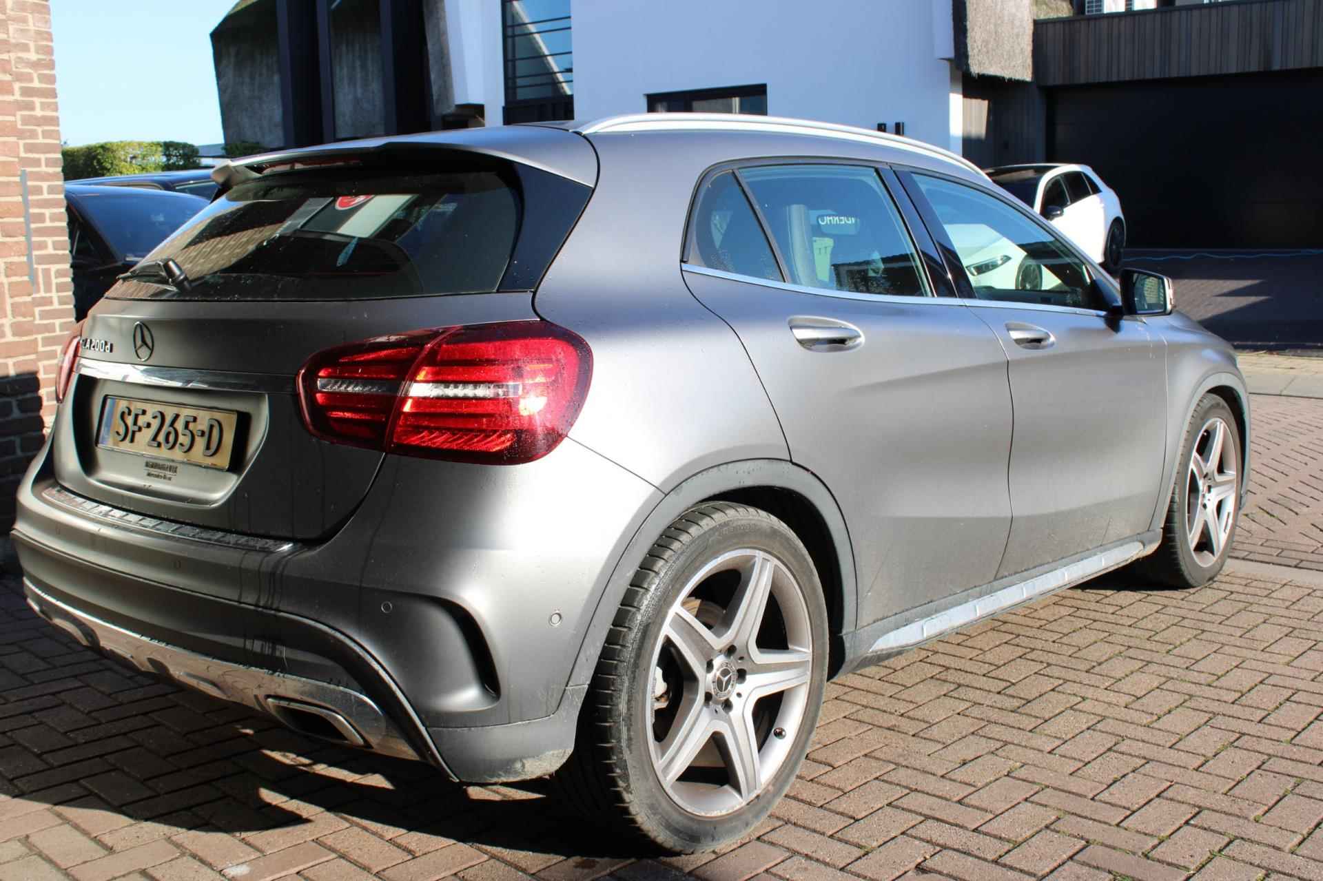 Mercedes-Benz GLA-klasse 200 d Business Solution AMG - 4/24