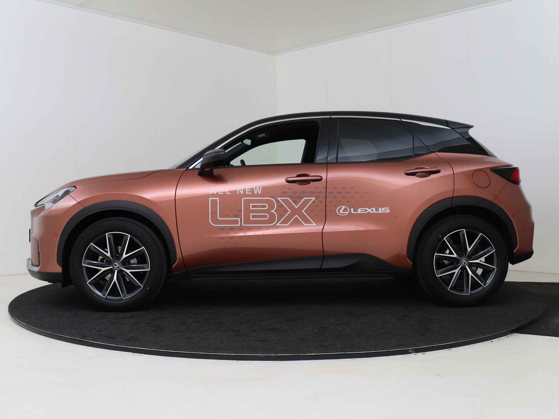 Lexus LBX Cool 2WD | Mark Levinson | Head Up Display | Memory Seat | - 4/57
