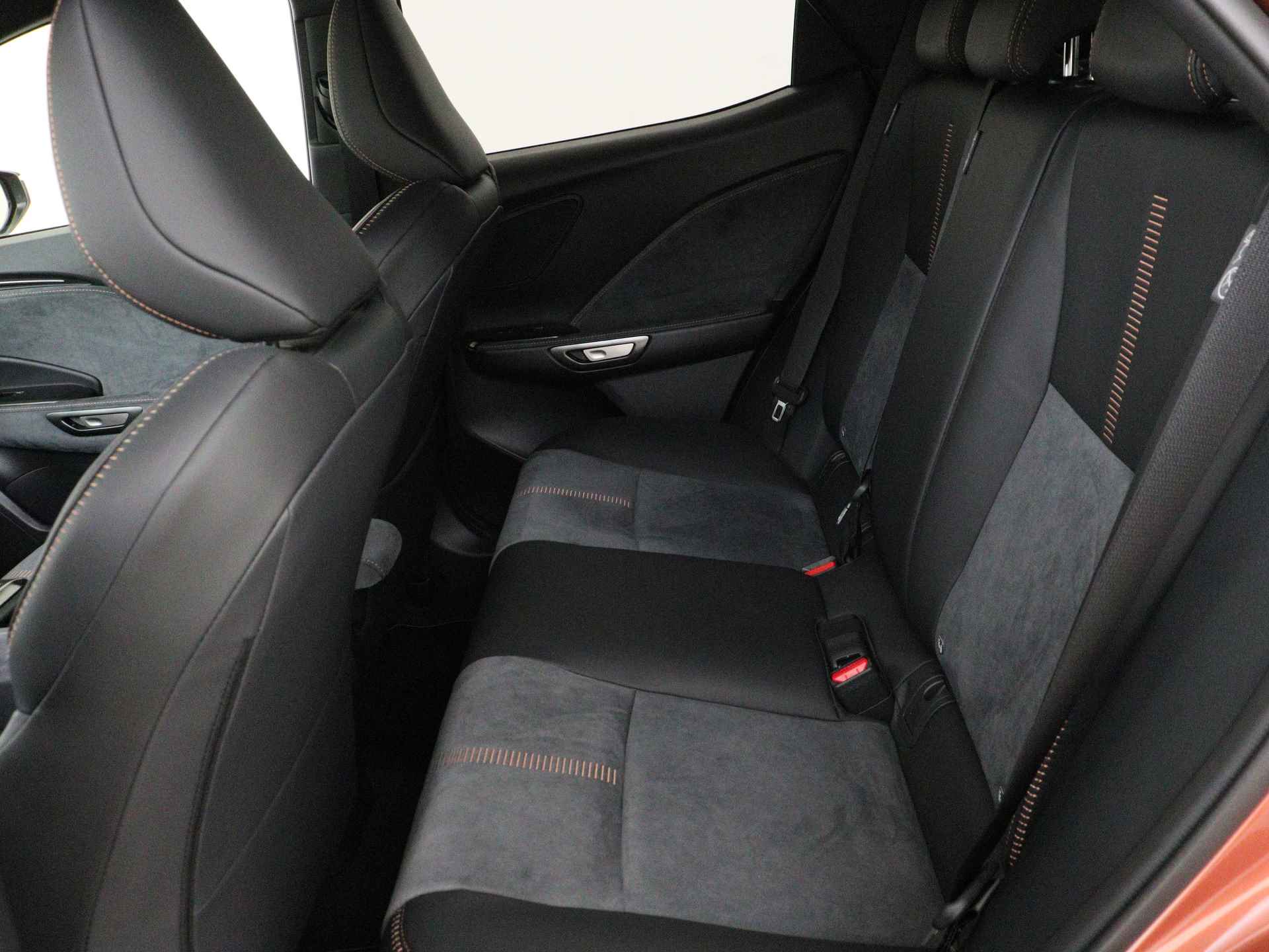 Lexus LBX Cool 2WD | Mark Levinson | Head Up Display | Memory Seat | - 18/57