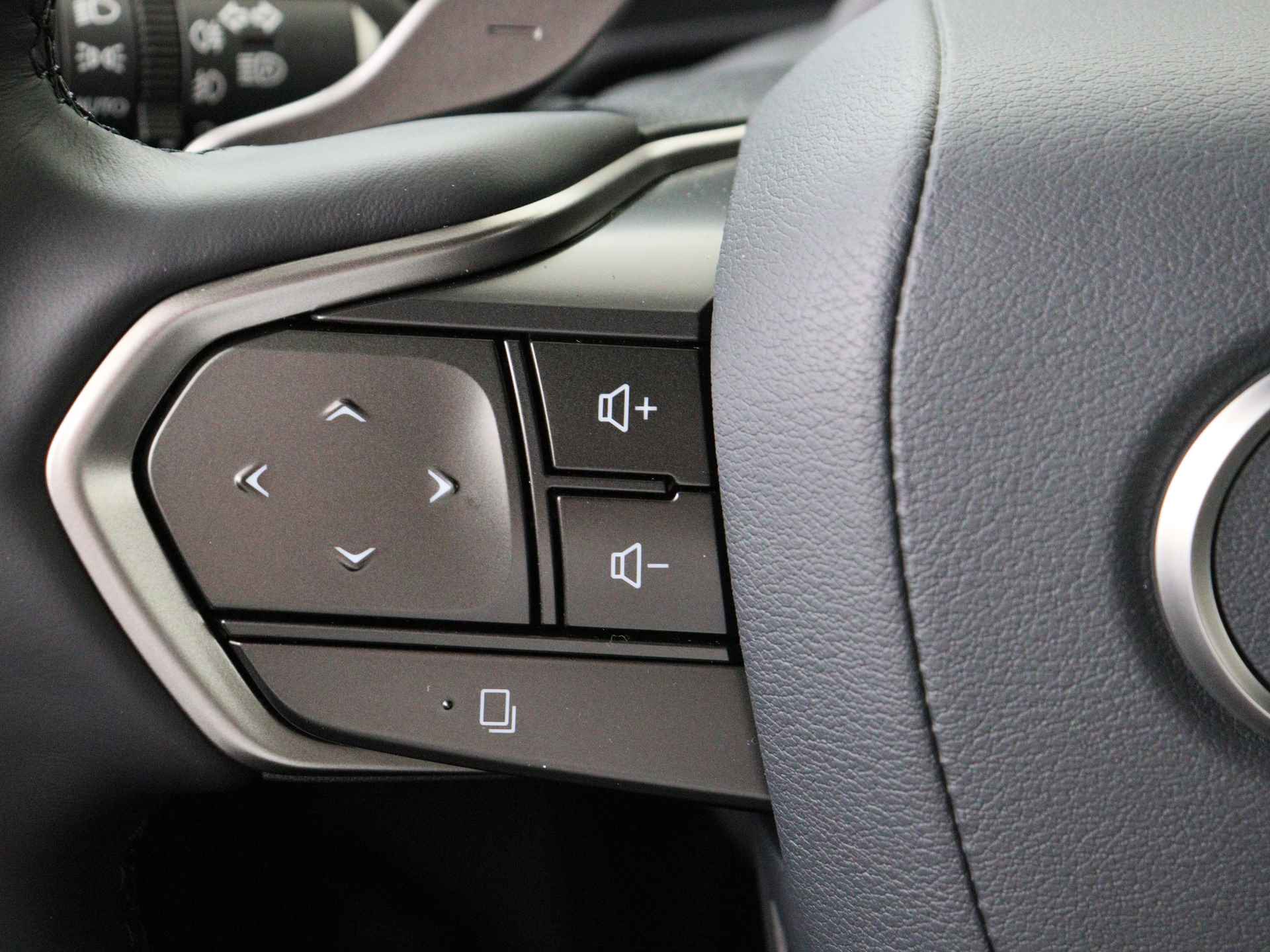 Lexus LBX Cool 2WD | Mark Levinson | Head Up Display | Memory Seat | - 19/57
