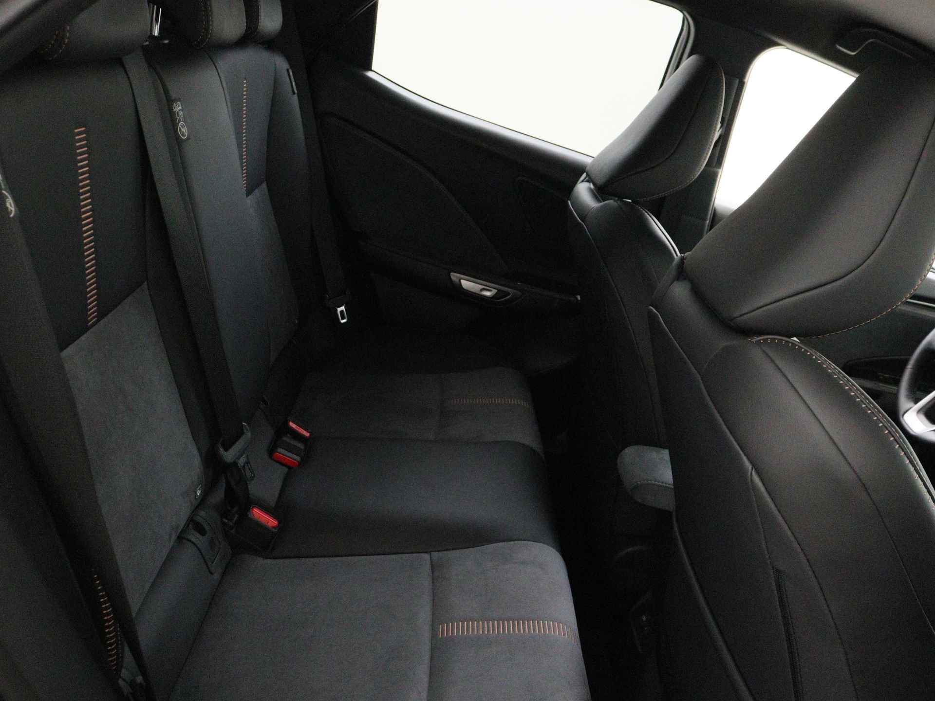 Lexus LBX Cool 2WD | Mark Levinson | Head Up Display | Memory Seat | - 26/57