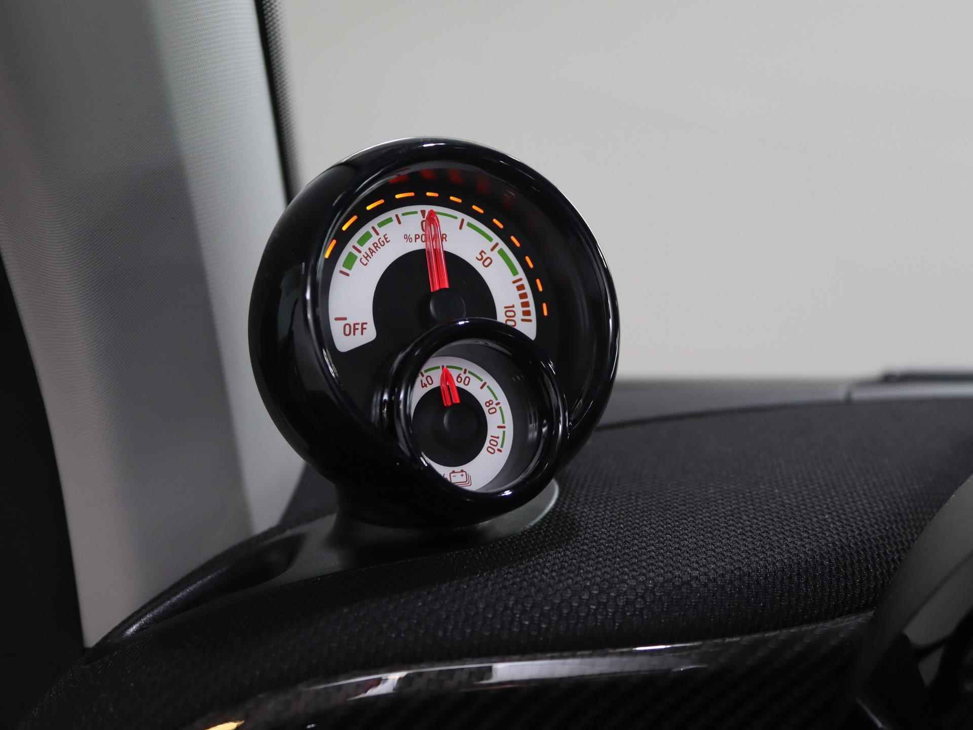 Smart fortwo cabrio EQ Comfort | Winterpakket | Rood dak | Carbon optiek interieur | Plus Package | EQ Subisdie gaat nog van de brutoprijs af! - 16/21