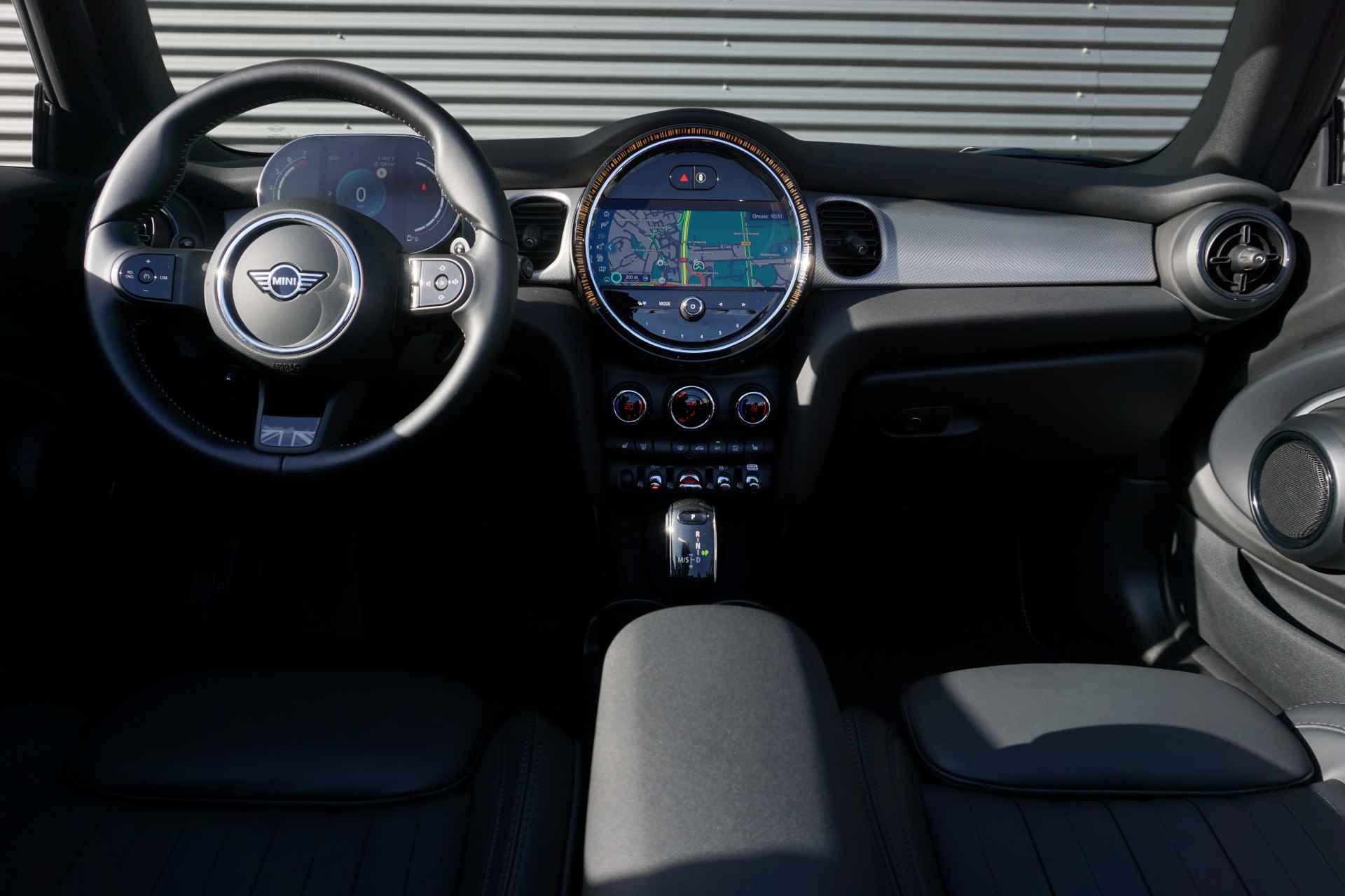 MINI Cabrio Cooper S Aut. Yours 17" LMV / Stoelverwarming / LED / Apple CarPlay / Parkeersensoren - 9/30