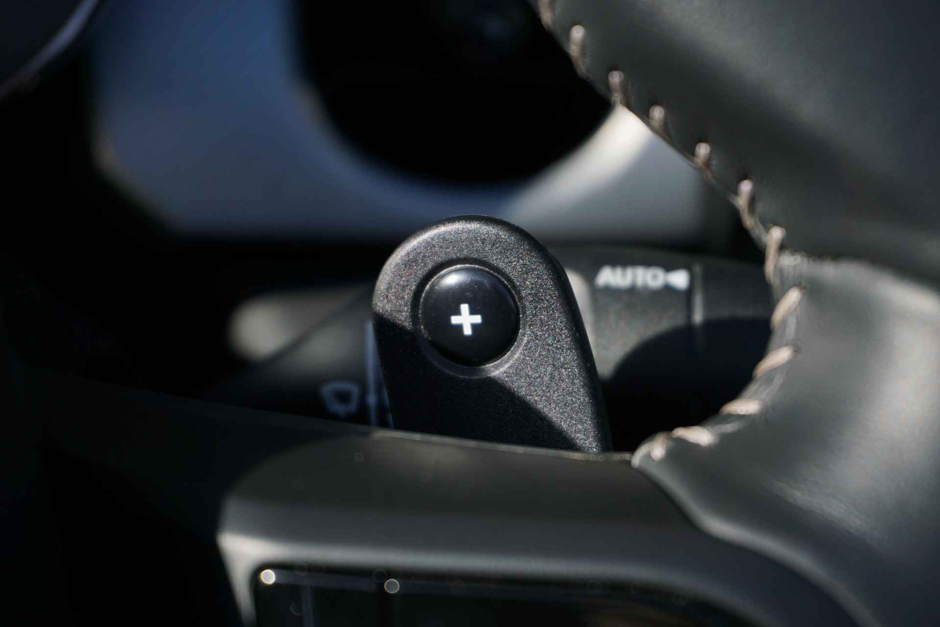 MINI Cabrio Cooper S Aut. Yours 17" LMV / Stoelverwarming / LED / Apple CarPlay / Parkeersensoren - 13/30