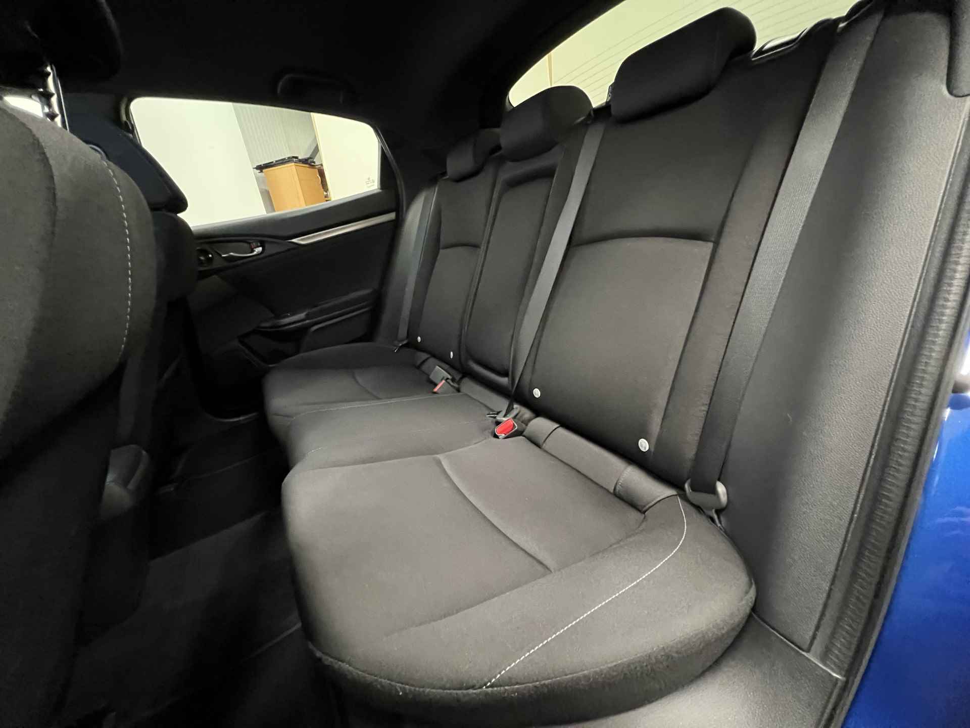 Honda Civic 1.0 i-VTEC Elegance | NAVIGATIE | STOELVERWARMING | CAMERA | PARKEERSENSOREN | - 29/41