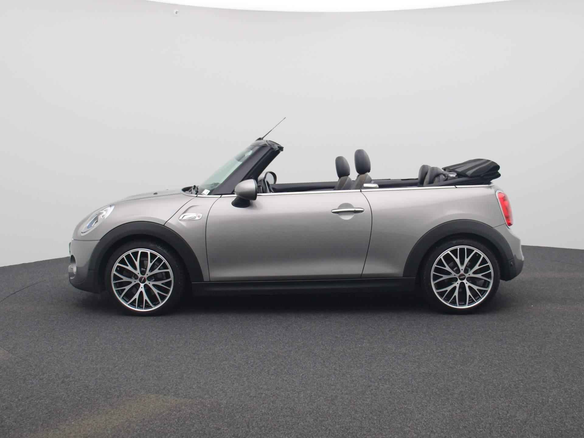 Mini Mini Cabrio 2.0 Cooper S Chili Serious Business Aut.| Leder | Navigatie | Climate Control | Parkeersensoren achter | LMV | Stoelverwarming | LED | Cabrio | - 5/42