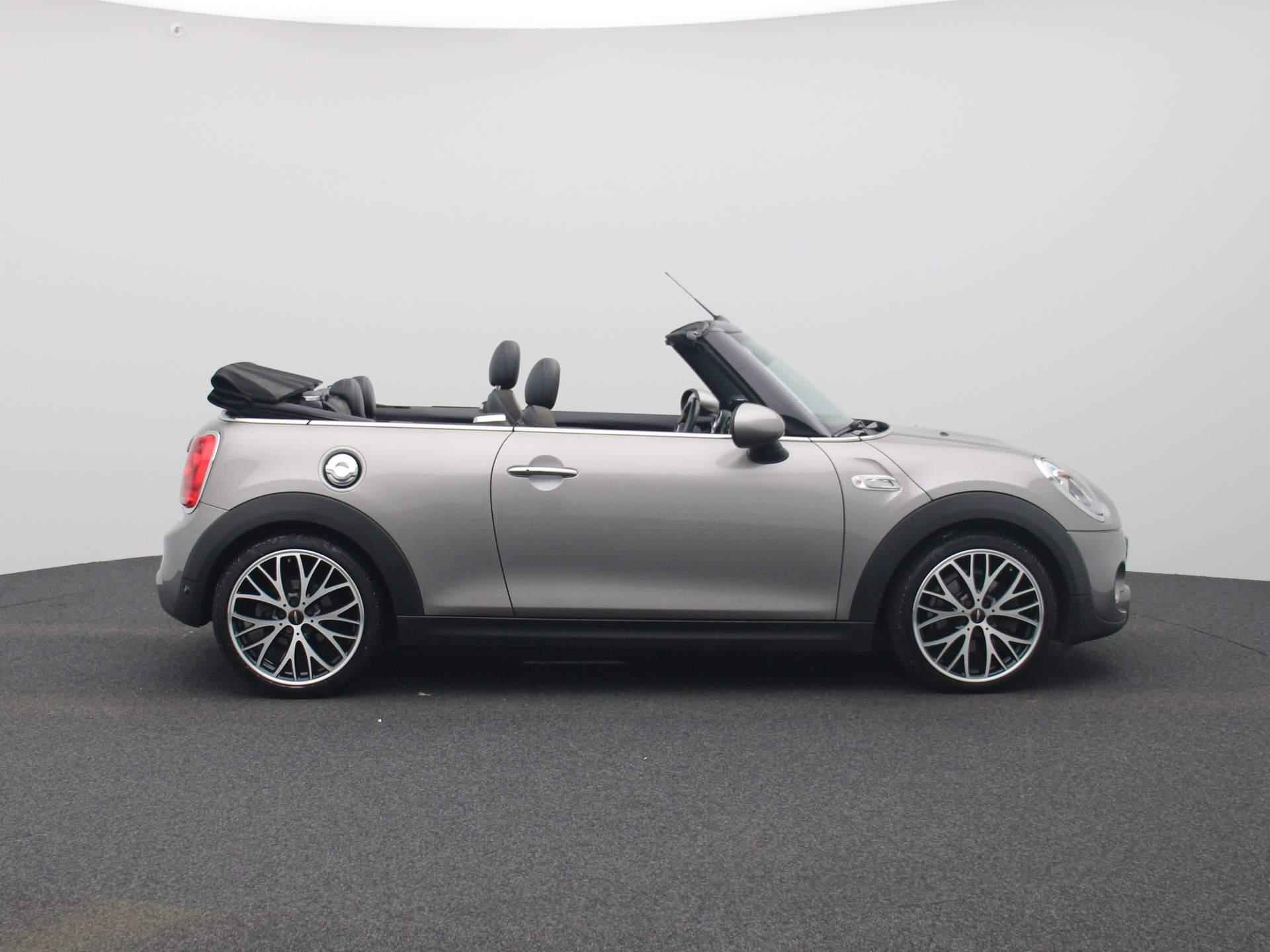 Mini Mini Cabrio 2.0 Cooper S Chili Serious Business Aut.| Leder | Navigatie | Climate Control | Parkeersensoren achter | LMV | Stoelverwarming | LED | Cabrio | - 7/42