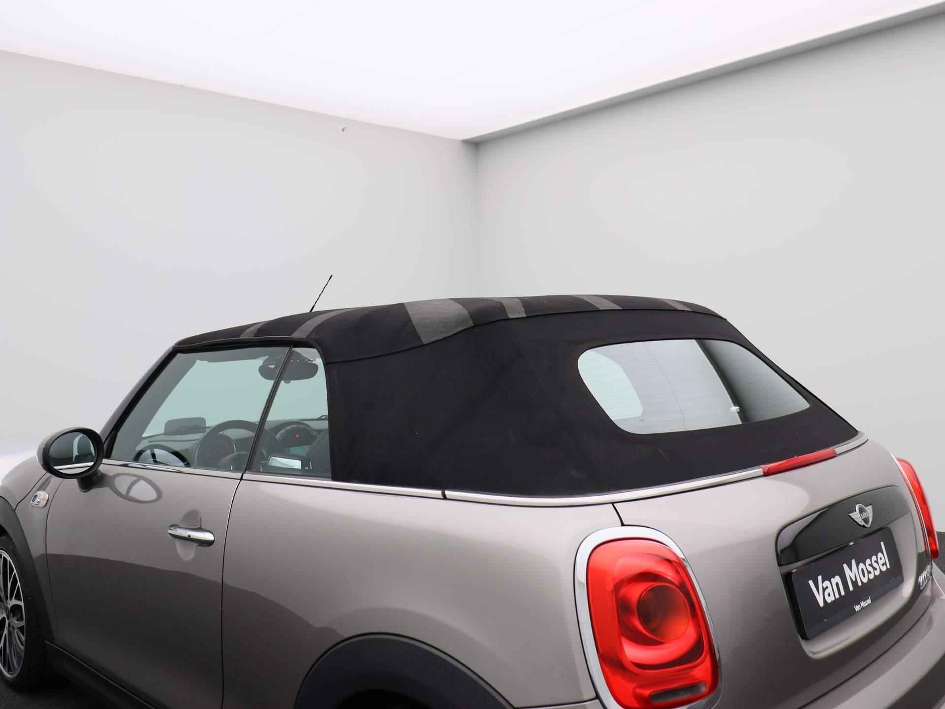 Mini Mini Cabrio 2.0 Cooper S Chili Serious Business Aut.| Leder | Navigatie | Climate Control | Parkeersensoren achter | LMV | Stoelverwarming | LED | Cabrio | - 12/42