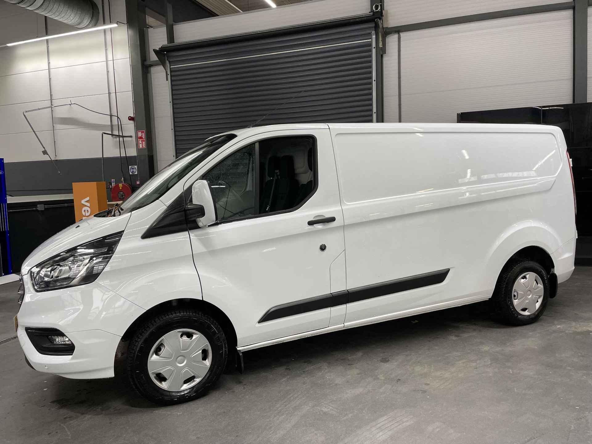 Ford Transit Custom 300 2.0 TDCI L2H1 Trend 130PK - 2/24