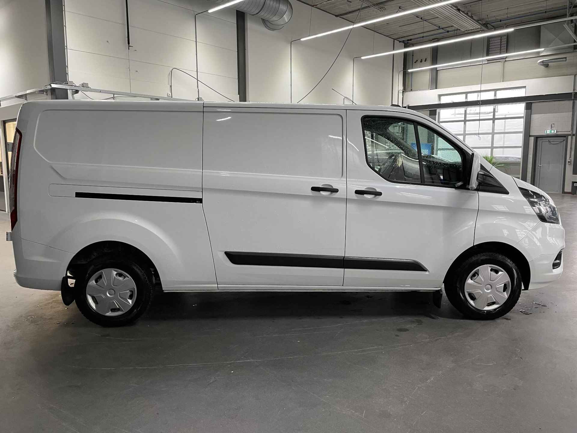 Ford Transit Custom 300 2.0 TDCI L2H1 Trend 130PK - 7/24