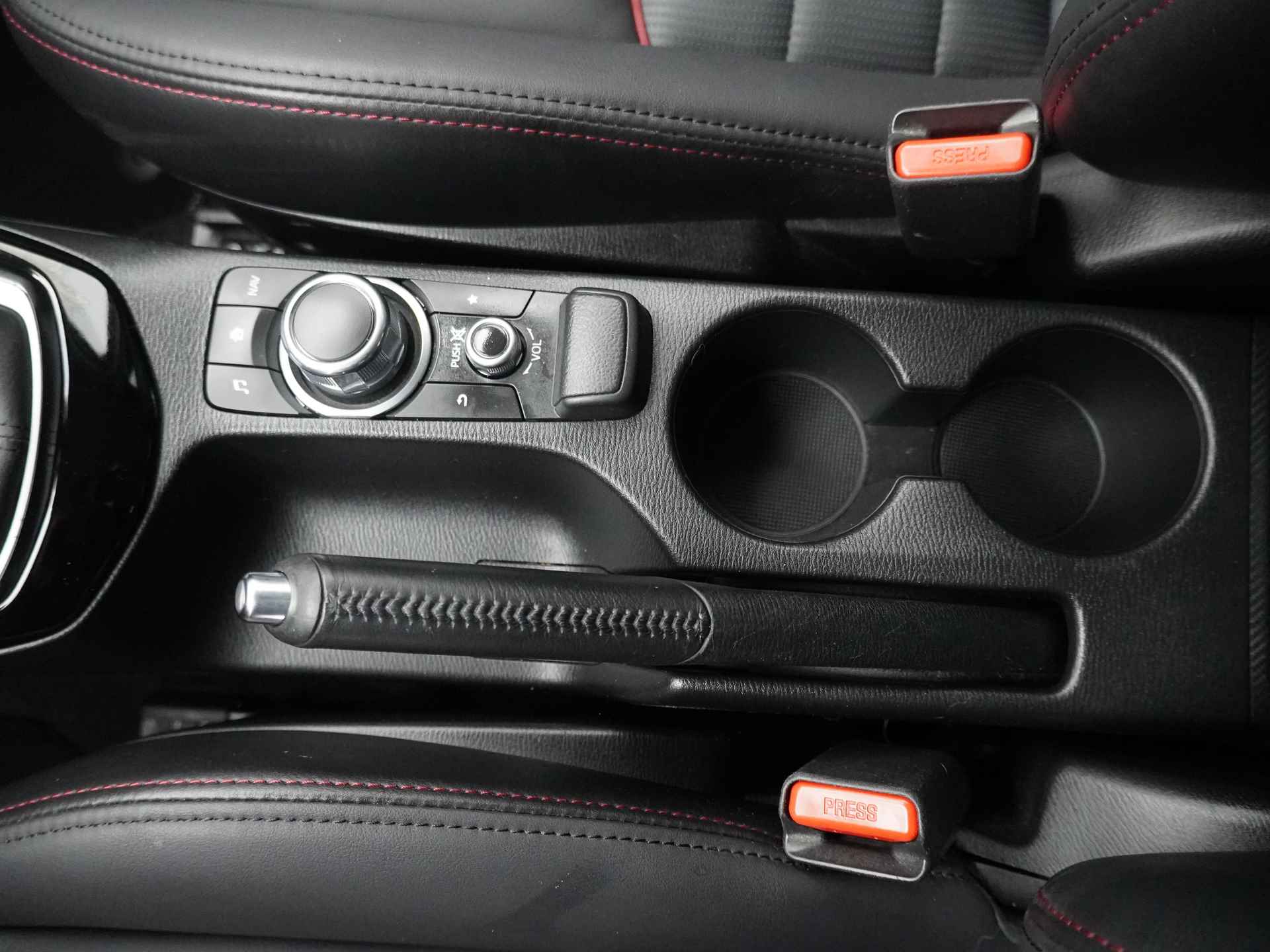 Mazda CX-3 2.0 SkyActiv-G 120 GT-M - Navigatie - Lederen bekleding - Stoel + stuurverwarming - 12 maanden BOVAG garantie - 33/50