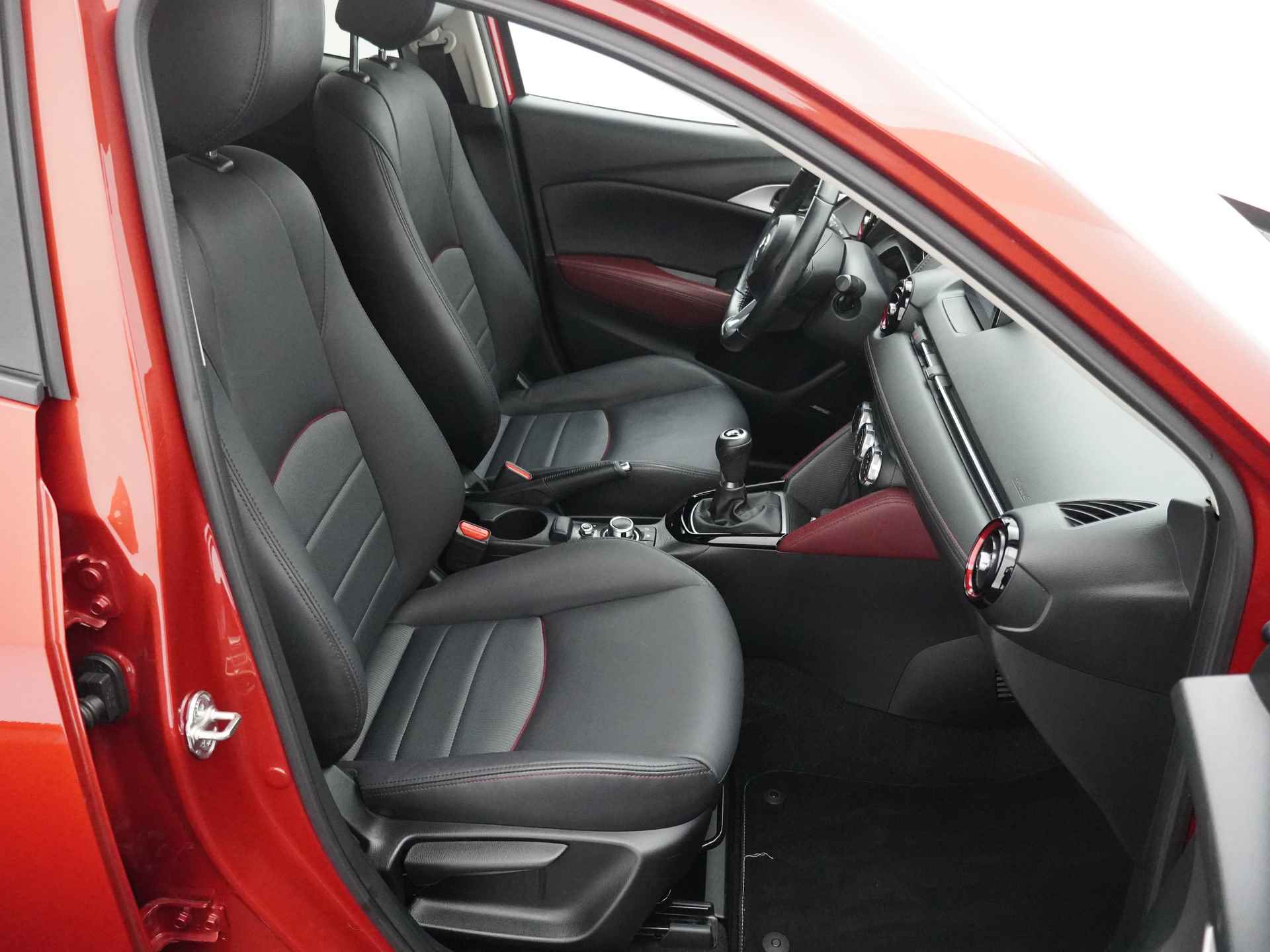 Mazda CX-3 2.0 SkyActiv-G 120 GT-M - Navigatie - Lederen bekleding - Stoel + stuurverwarming - 12 maanden BOVAG garantie - 41/50