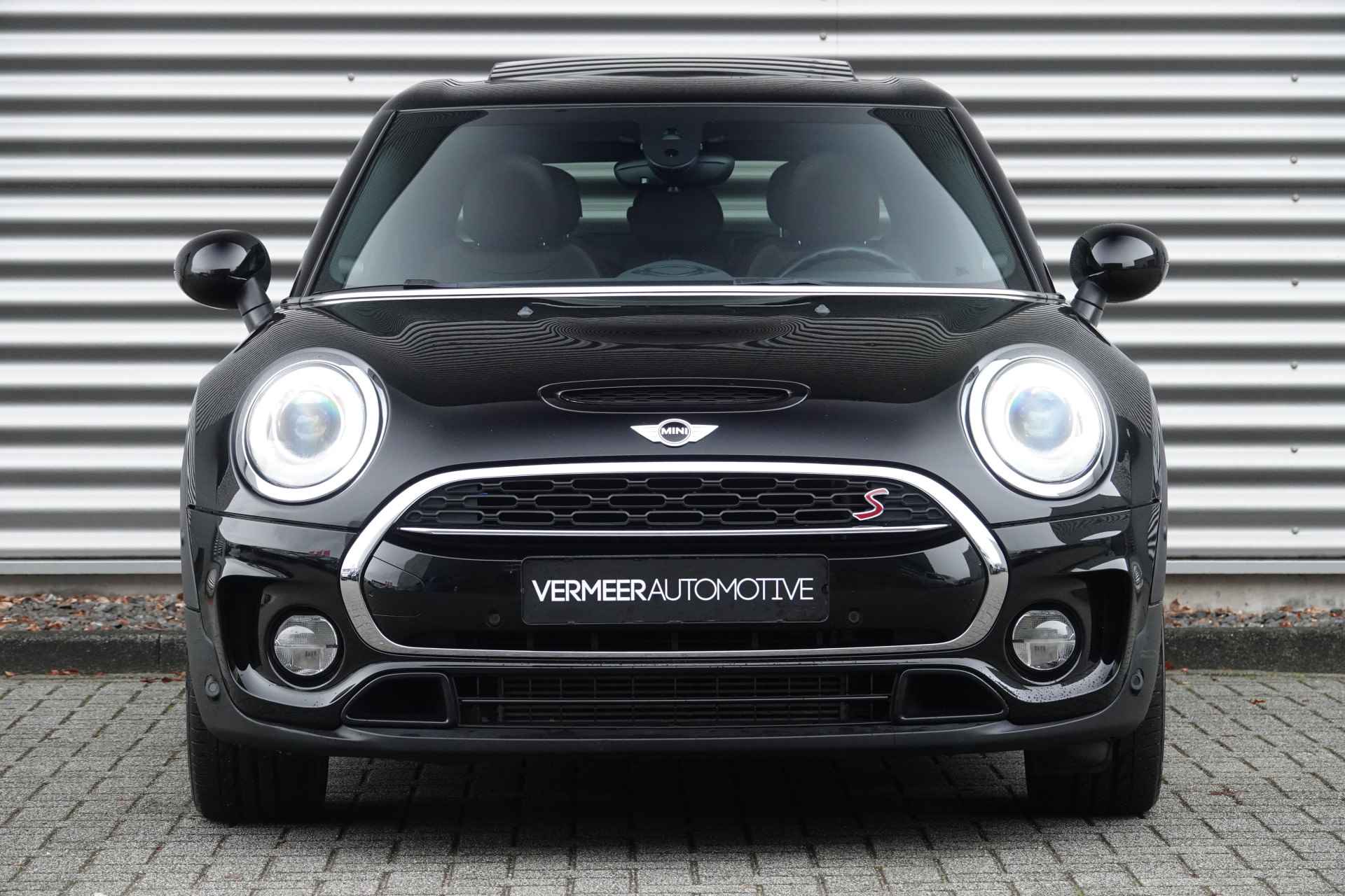 MINI Clubman 2.0 Cooper S Chili Serious Business | Pano | HUD | Leder | H&K | Memory | ACC | Cam | Stoelverwarming | - 2/34