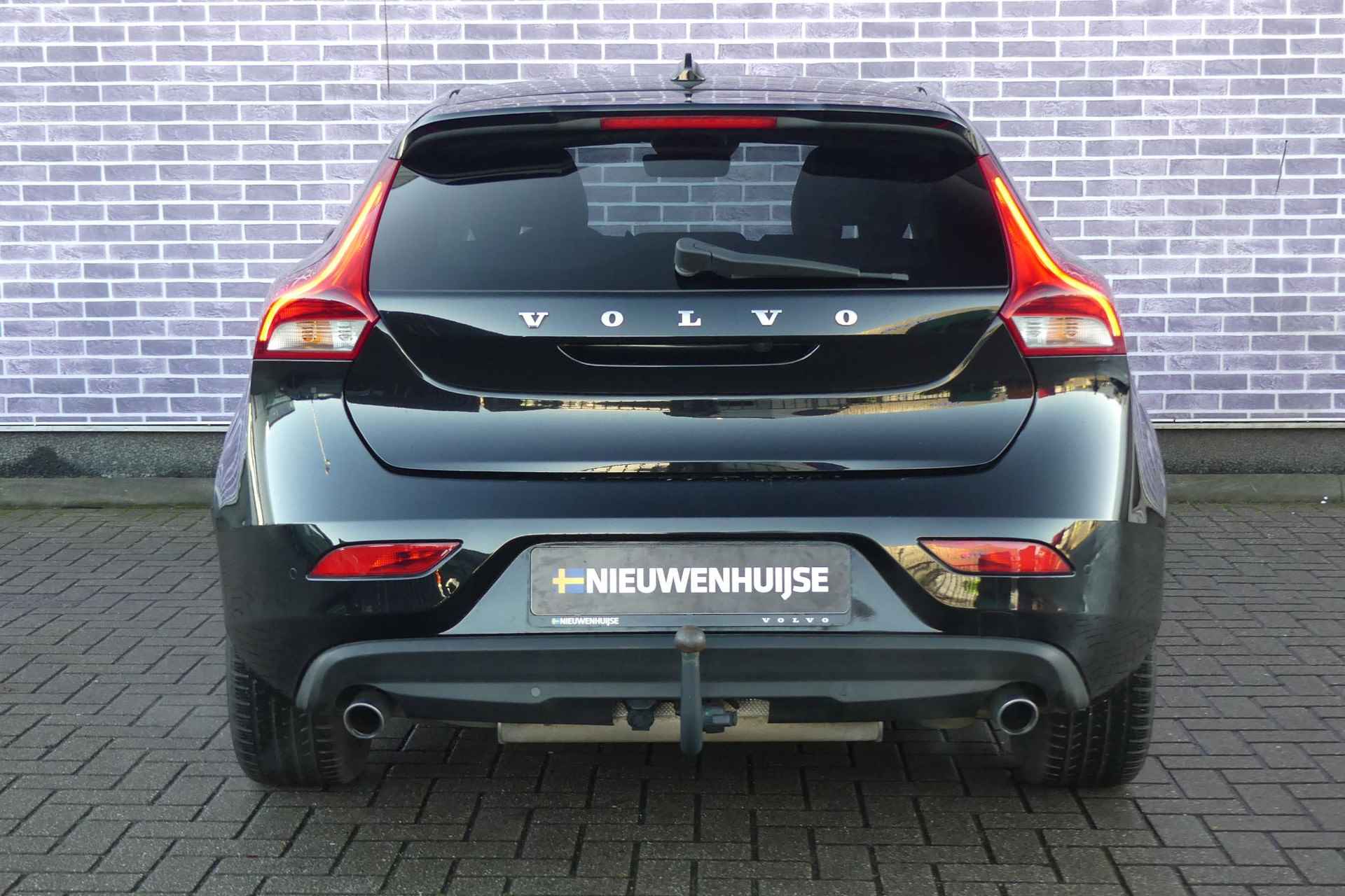 Volvo V40 T3 Automaat Dynamic Edition | Harman Kardon audio | Panoramadak | Trekhaak | DAB+ | Parkeercamera | Pilot assist | Verwarmbare voorruit - 7/30