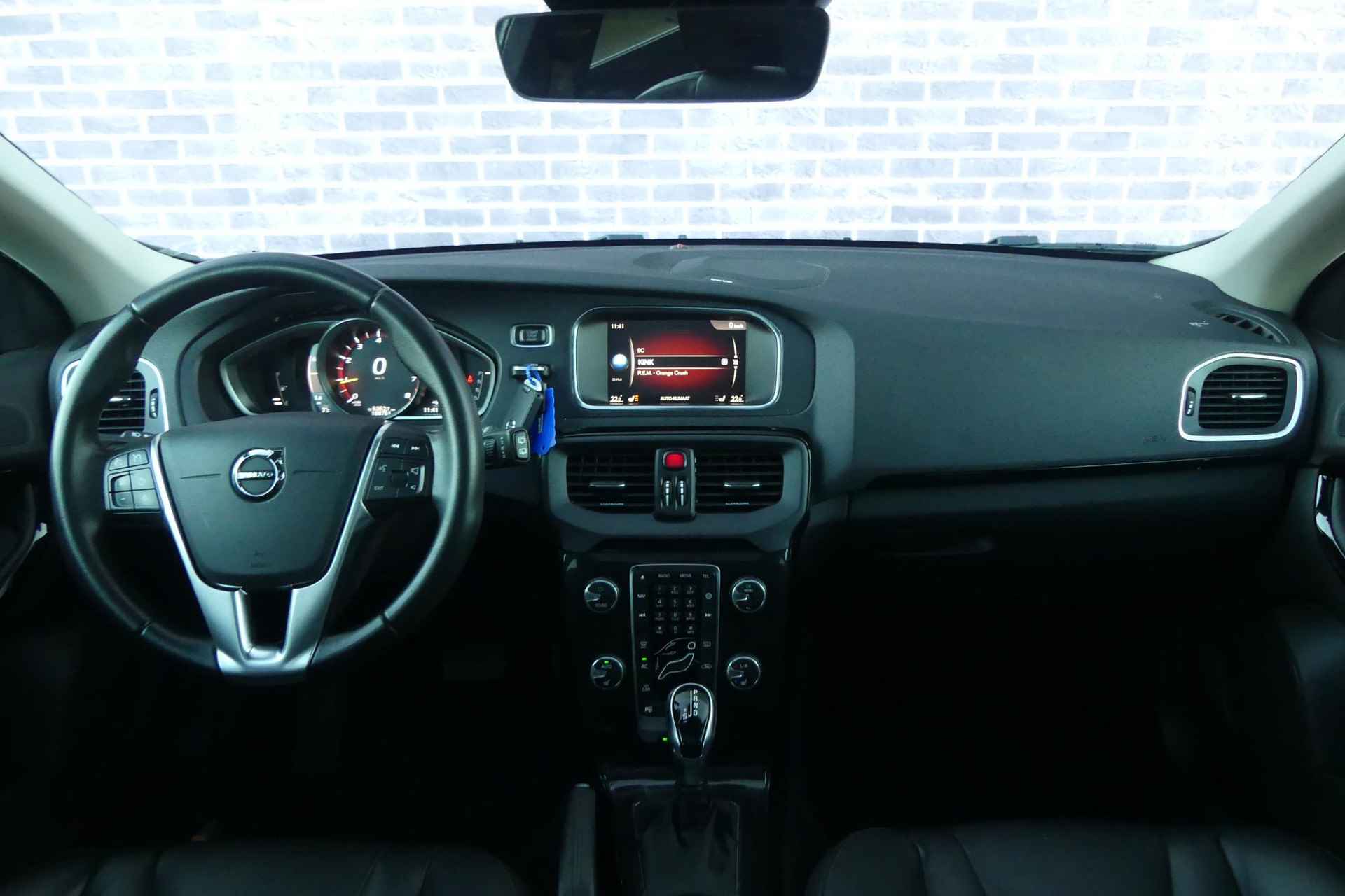 Volvo V40 T3 Automaat Dynamic Edition | Harman Kardon audio | Panoramadak | Trekhaak | DAB+ | Parkeercamera | Pilot assist | Verwarmbare voorruit - 21/30