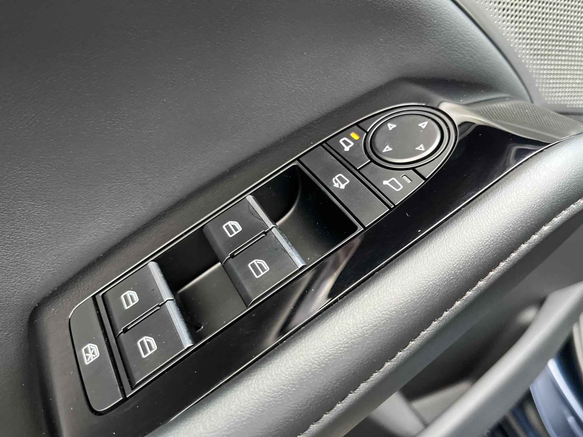 Mazda 3 2.0 e-SkyActiv-G M Hybrid 150 Exclusive-line | Comfort Pack | Driver Assistance Pack | Design Pack | - 22/34