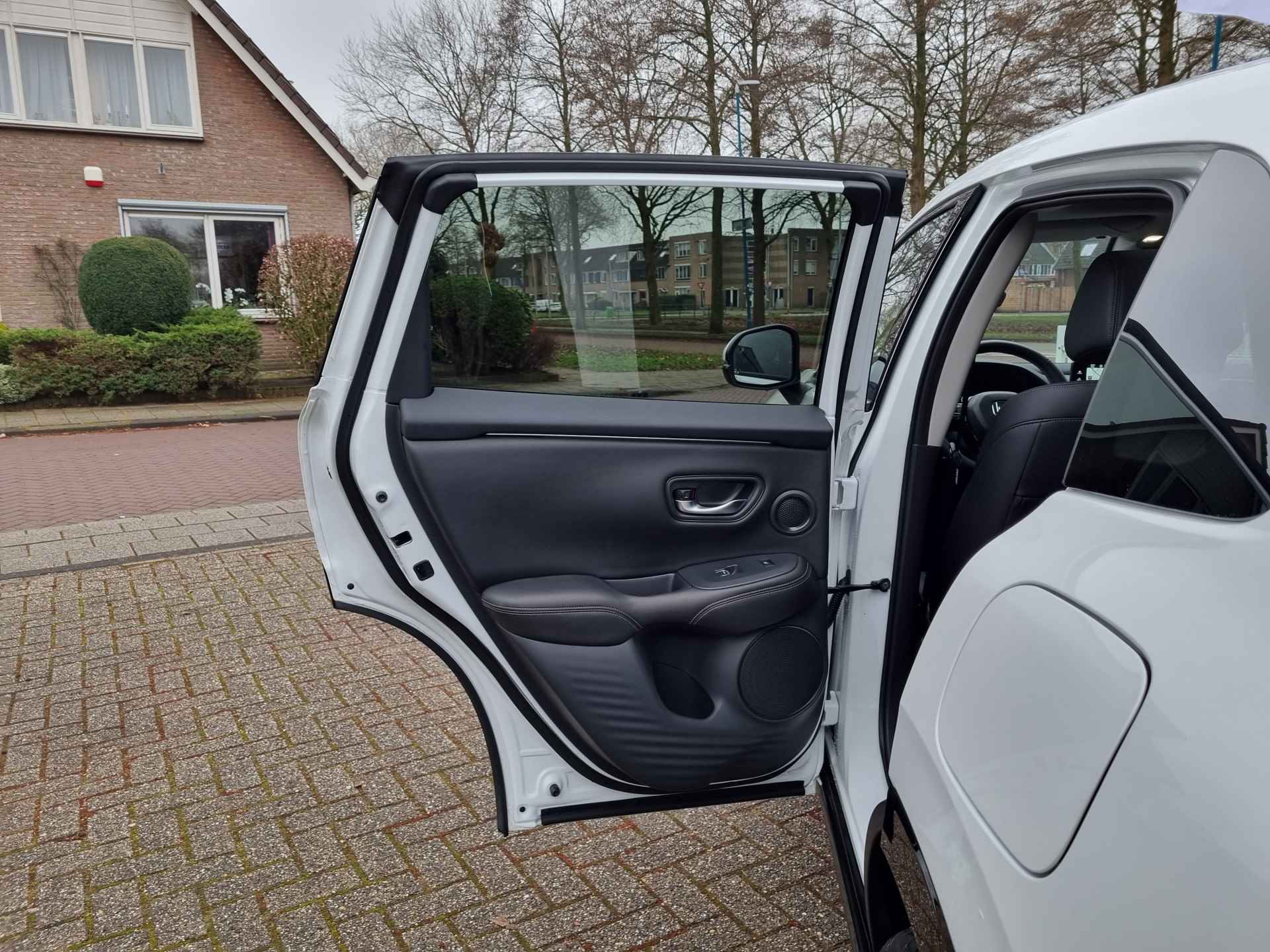 Honda Zr-V 2.0 e:HEV Advance Panoramadak, Dodehoek herkenning, Leder, Head-Up display , All-in Rijklaarprijs - 7/28