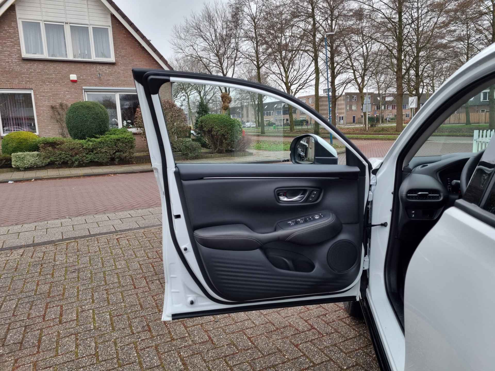 Honda Zr-V 2.0 e:HEV Advance Panoramadak, Dodehoek herkenning, Leder, Head-Up display , All-in Rijklaarprijs - 11/28