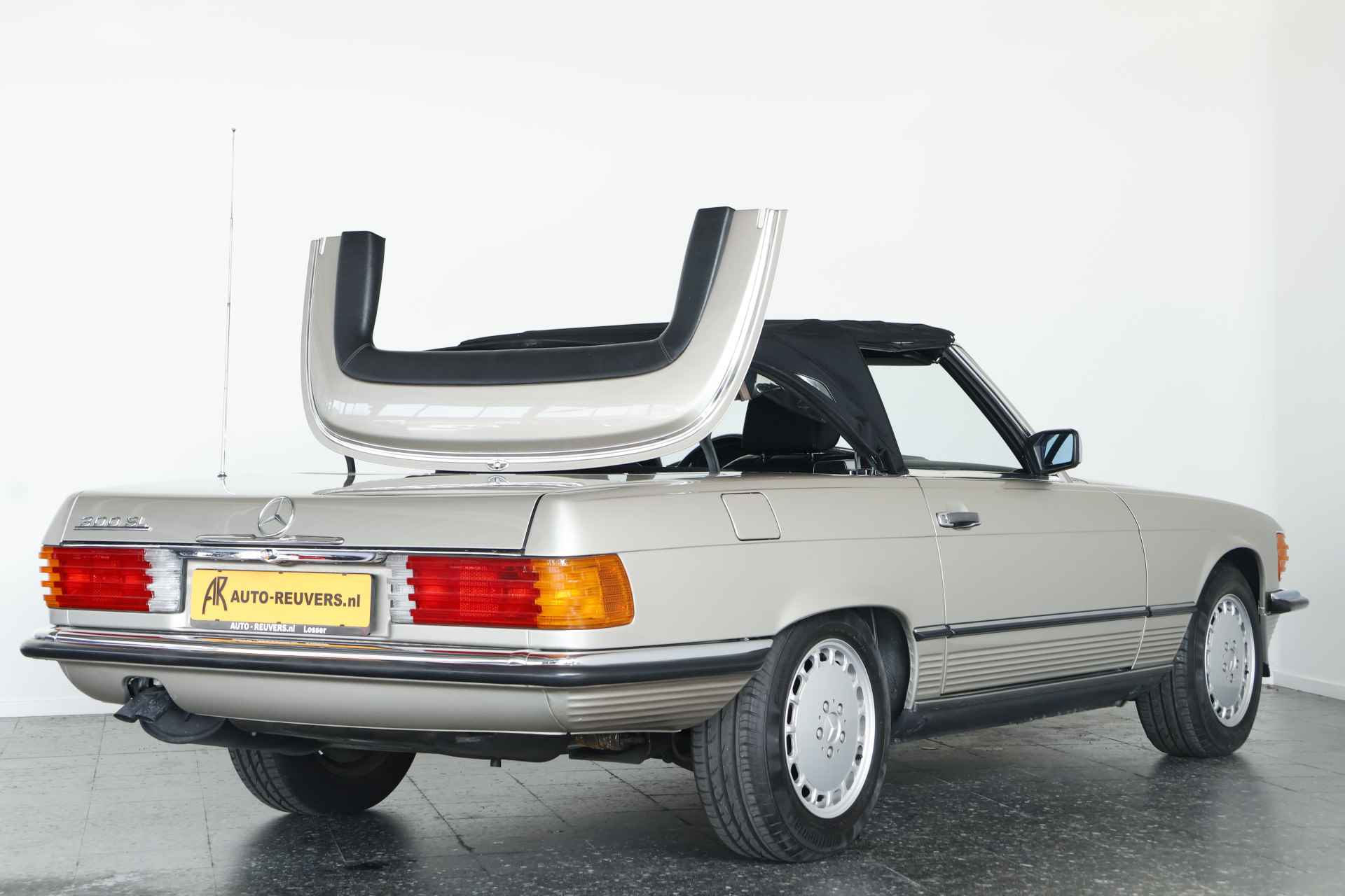 Mercedes-Benz SL-Klasse 300 SL R107 / Weinig km / Leder / Hardtop - 19/27