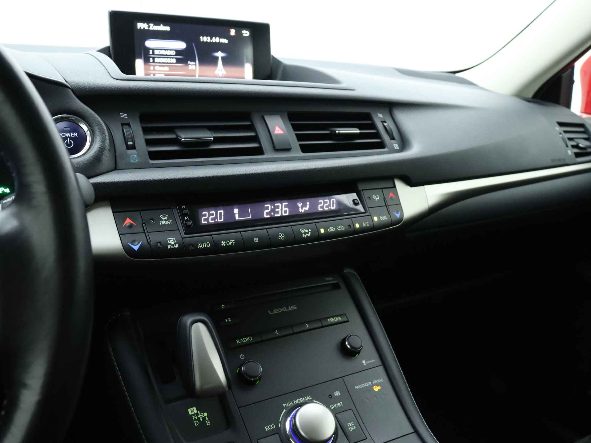 Lexus CT 200h | Parkeersensoren | 16" Velgen | Bluetooth Carkit | - 6/37