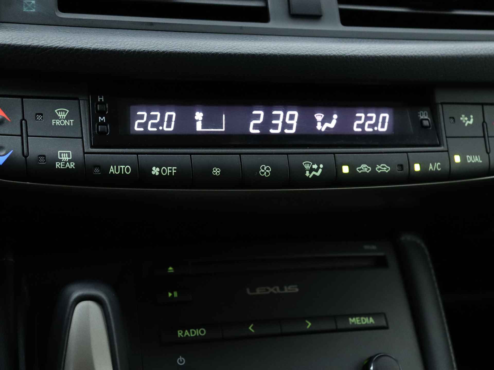 Lexus CT 200h | Parkeersensoren | 16" Velgen | Bluetooth Carkit | - 8/37