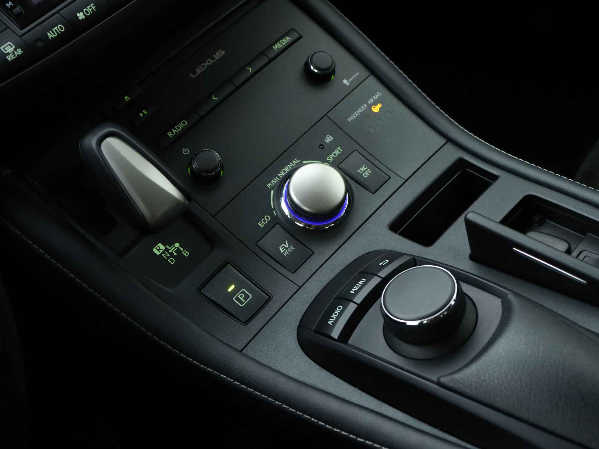 Lexus CT 200h | Parkeersensoren | 16" Velgen | Bluetooth Carkit | - 9/37