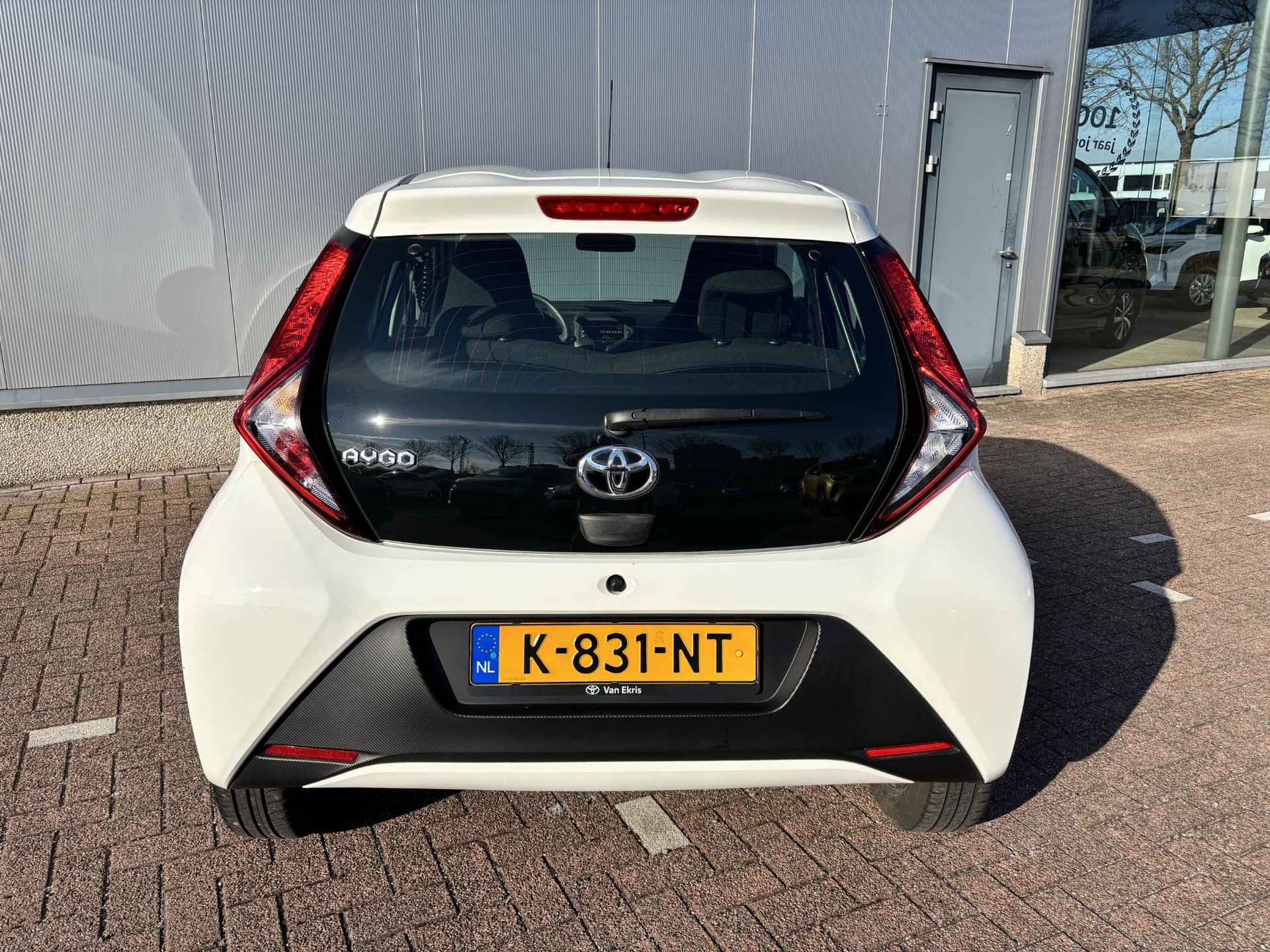 Toyota Aygo 1.0 VVT-i X-Fun, Bluetooth - 23/32