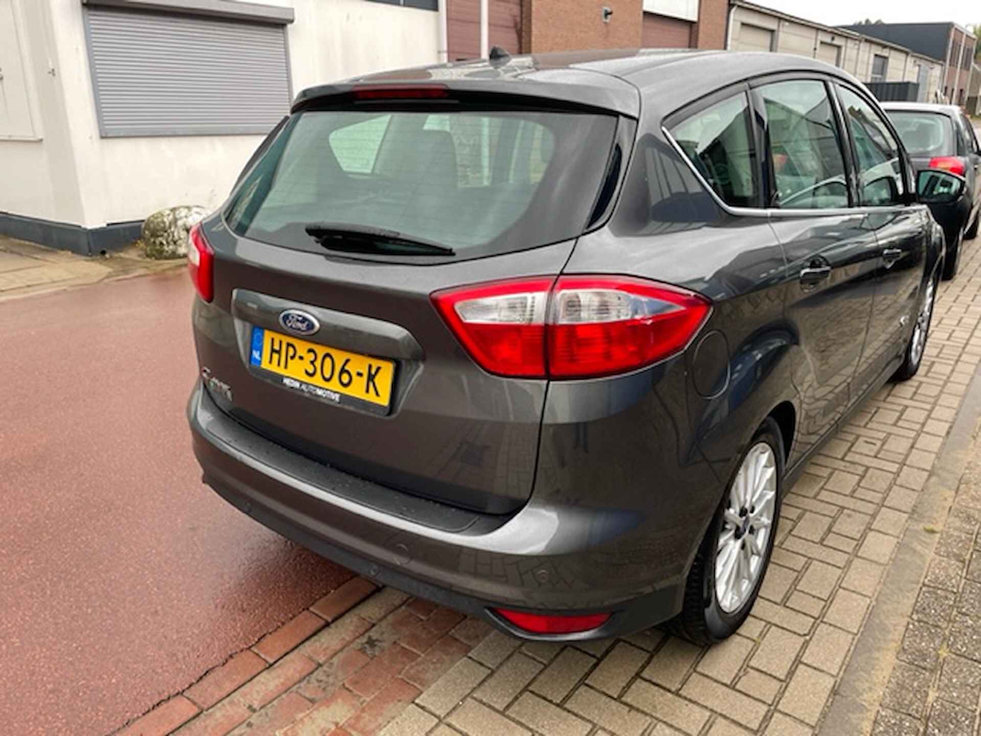 Ford C-MAX 2.0 Plug-in Hybrid Titanium Plus 2015 LEDER Zeer complete uitvoering met Navigatie, park assistance, etc. NAP en alle boekjes zijn aanwezig. - 6/46