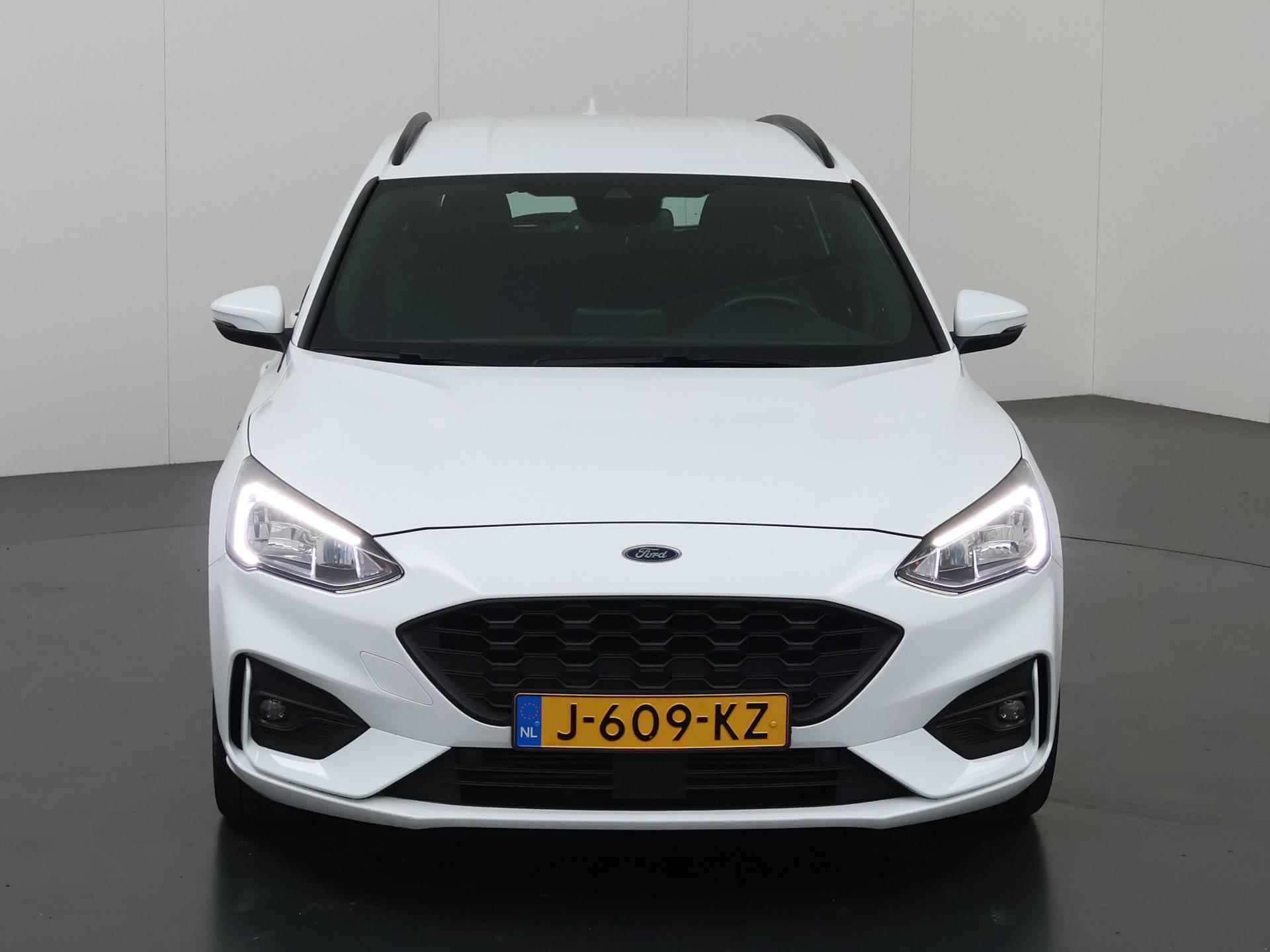 Ford Focus Wagon 1.0 EcoBoost ST Line Business | AGR-stoelen | Keyless Go | Climate Control | Parkeersensoren | - 4/44