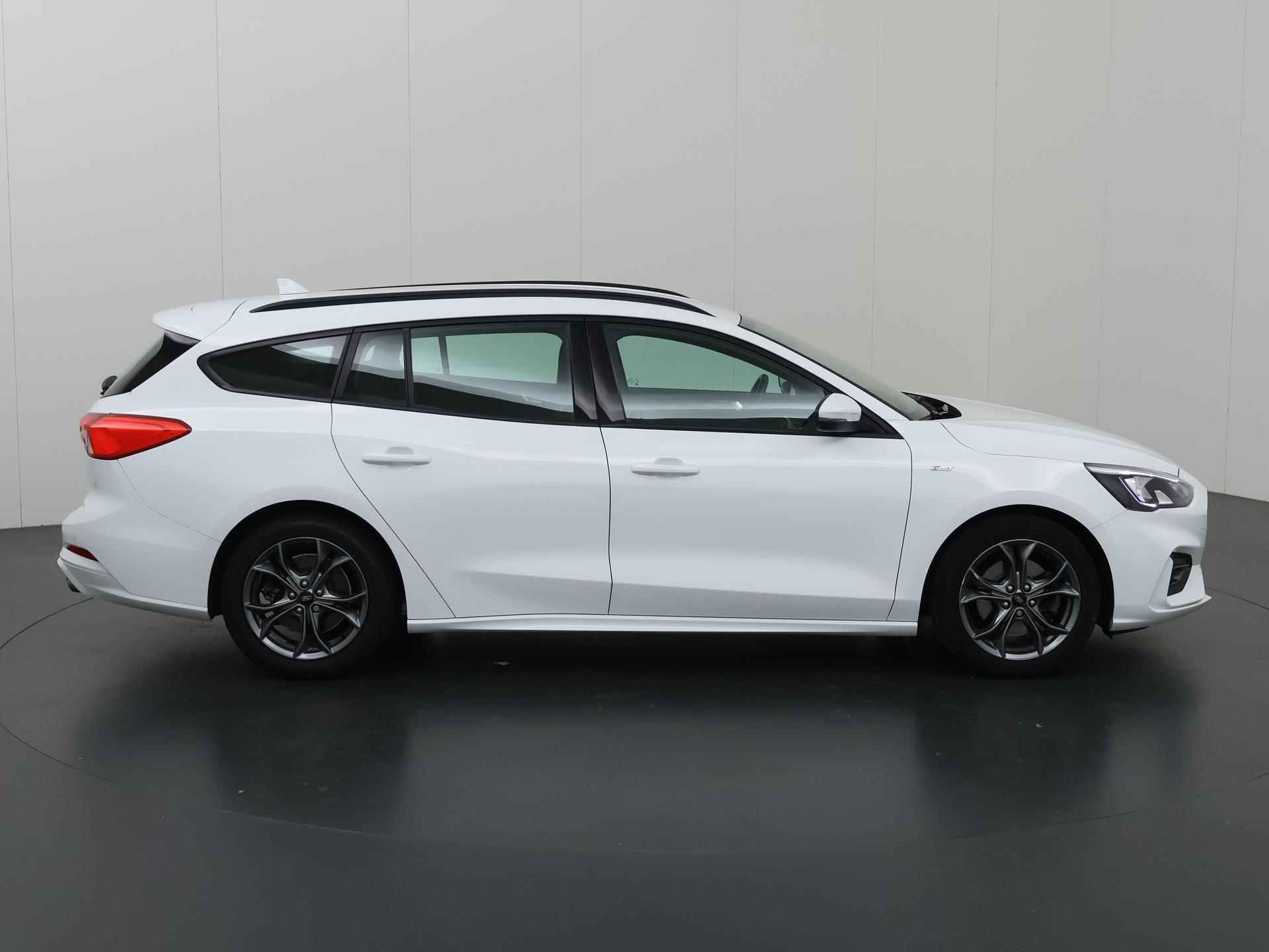 Ford Focus Wagon 1.0 EcoBoost ST Line Business | AGR-stoelen | Keyless Go | Climate Control | Parkeersensoren | - 7/44