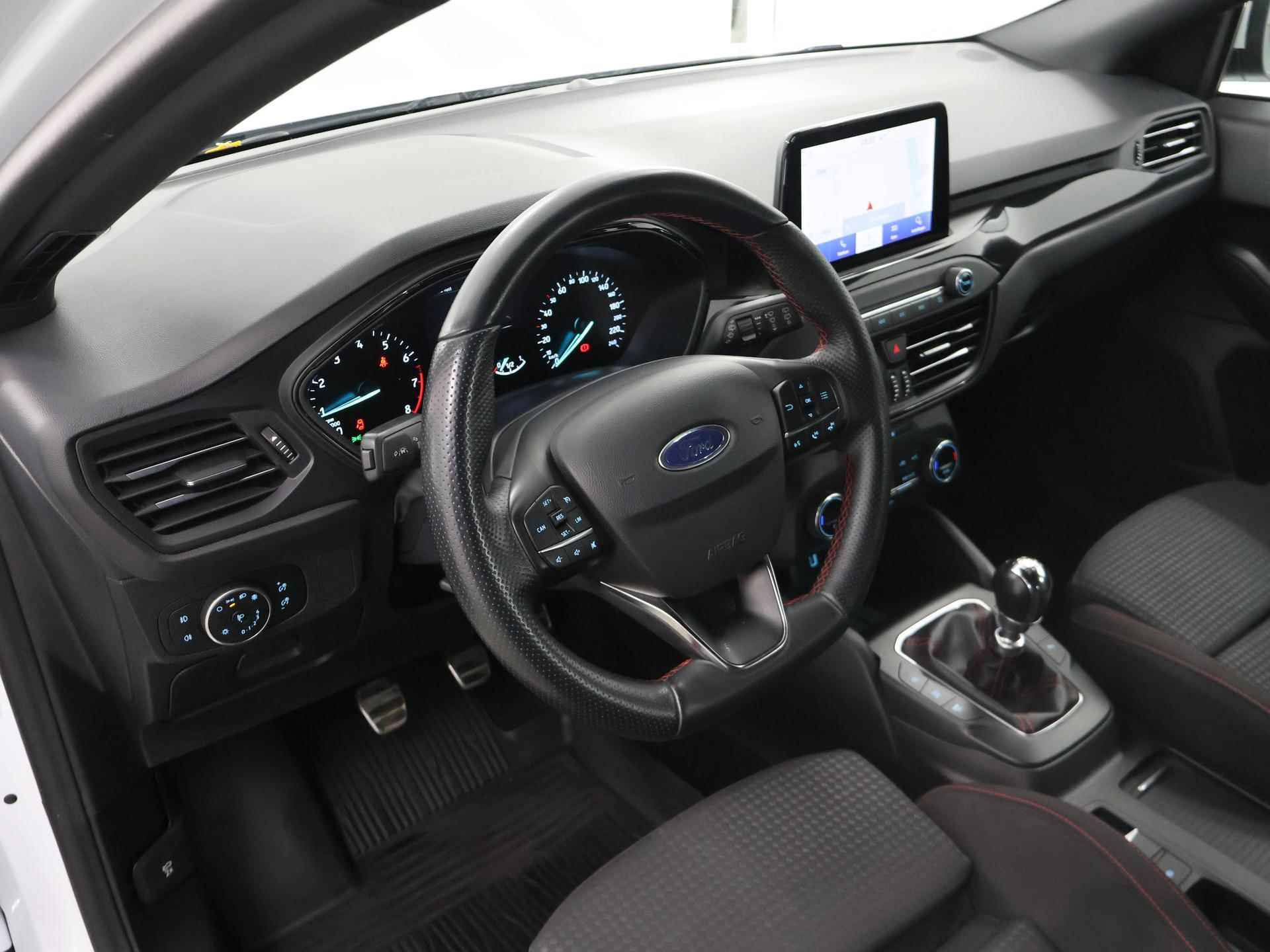 Ford Focus Wagon 1.0 EcoBoost ST Line Business | AGR-stoelen | Keyless Go | Climate Control | Parkeersensoren | - 8/44