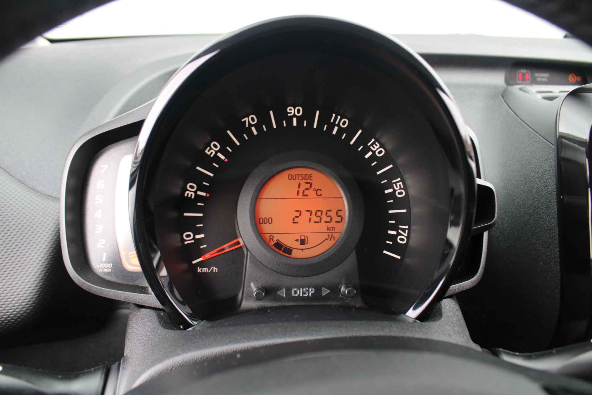 Citroën C1 1.0 VTi 70PK Feel Bluetooth, DAB Radio, Airco, Elektrische Ramen Voor, Extra Getint Glas Achter - 27/31