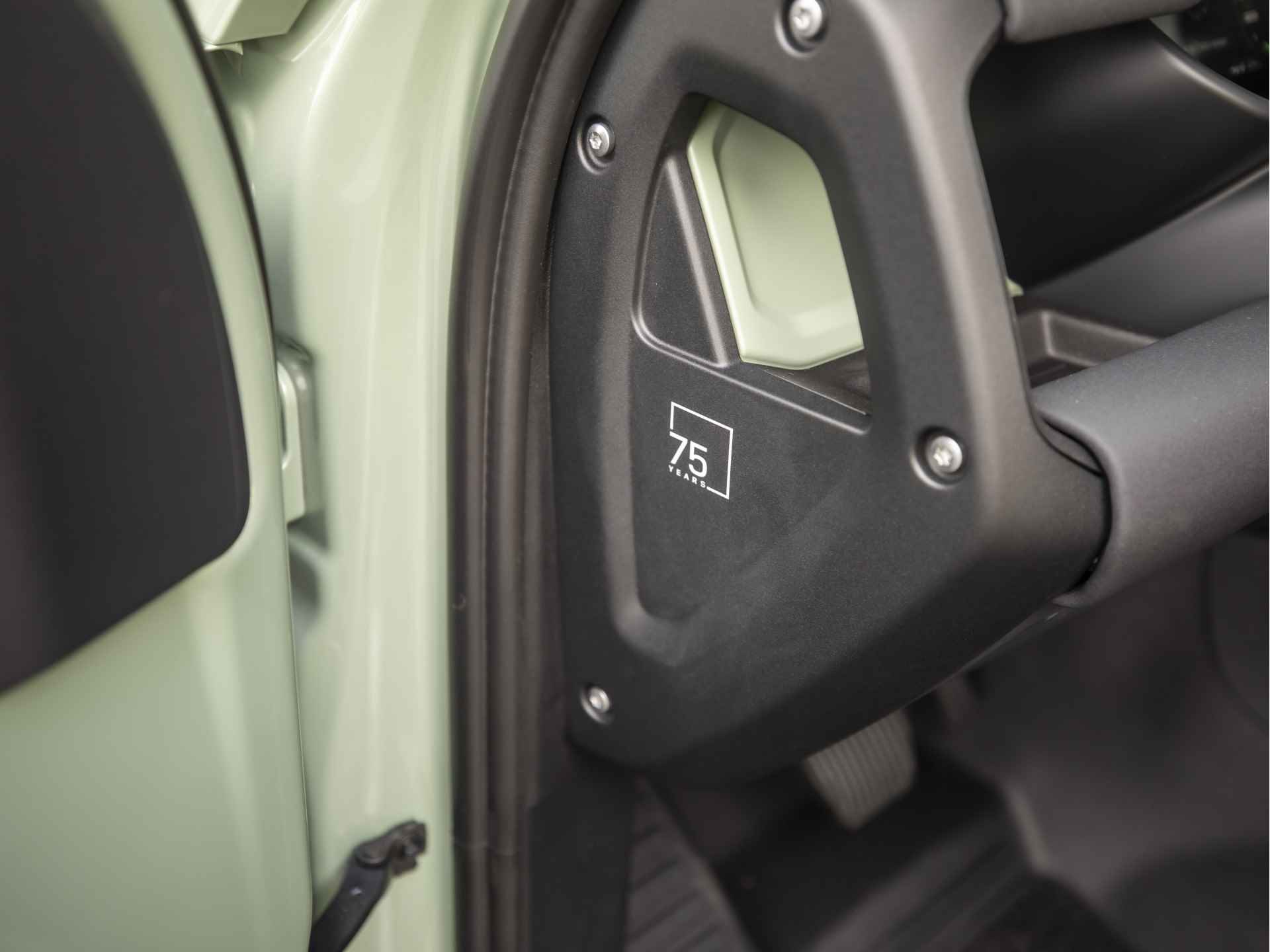 Land Rover Defender P400e 110 75th Limited Edition AWD | NIEUW - Direct Leverbaar | Head-Up Display | Elektr. Trekhaak | - 40/64