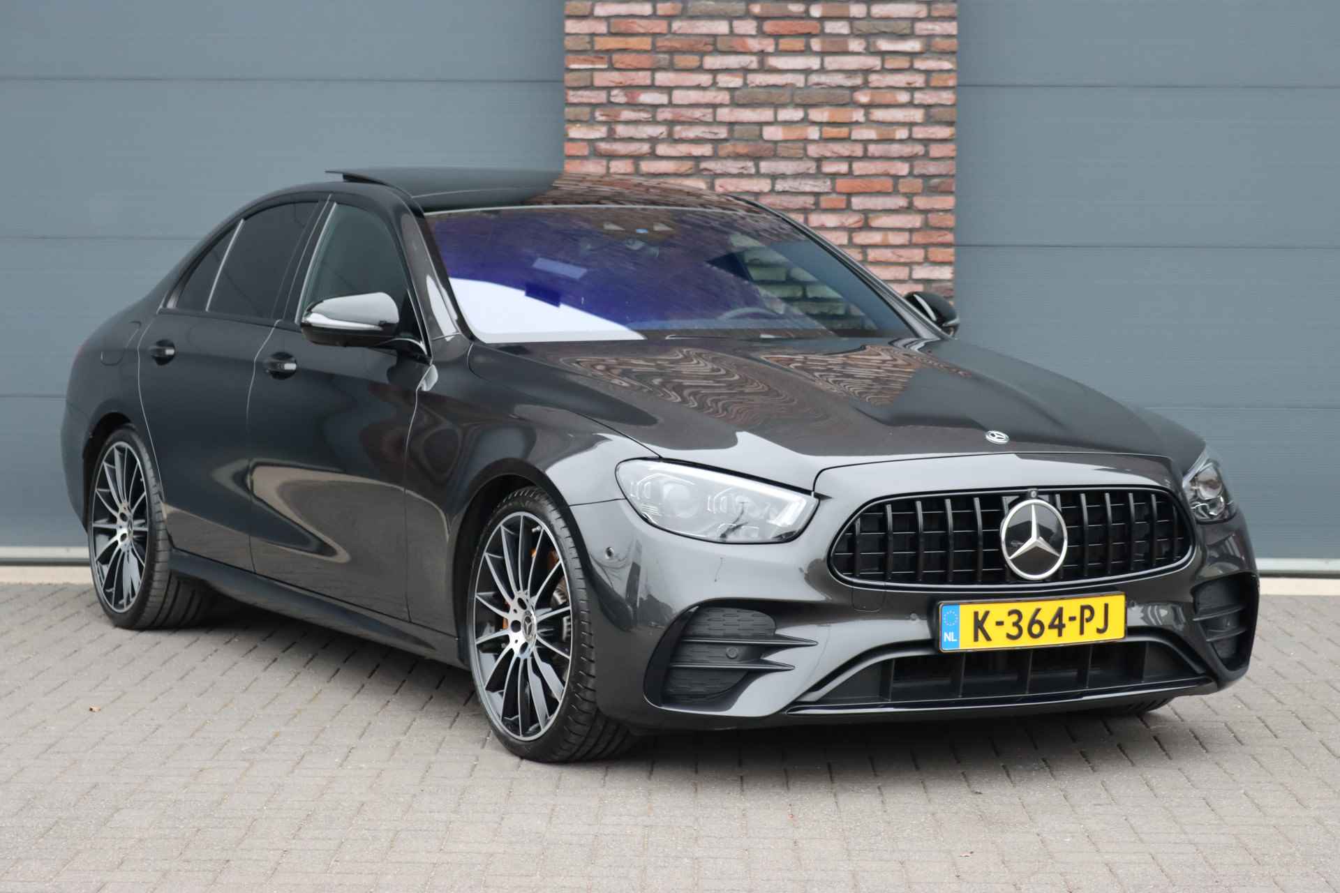 Mercedes-Benz E-Klasse 450 4MATIC Premium+ AMG Line Aut9 | Luchtvering | Distronic+ | Burmester | Soft-Close | Memory | Trekhaak | HUD | Augmented Reality | Panoramadak | Keyless Go | - 4/49