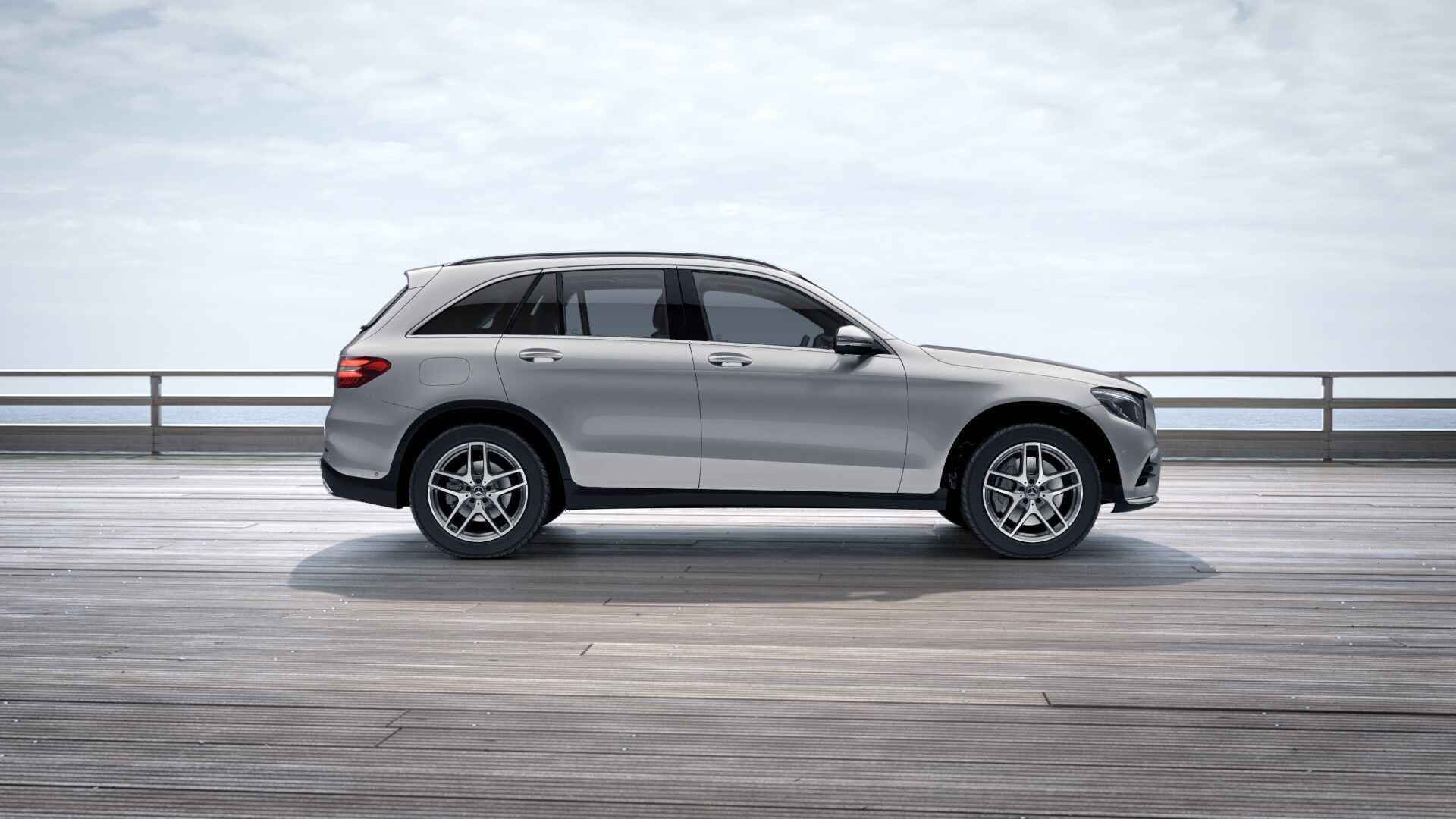 Mercedes-Benz GLC-klasse 250 4MATIC Premium Plus | AMG | Trekhaak | AGILITY CONTROL-onderstel | Stoelverwarming | - 4/14