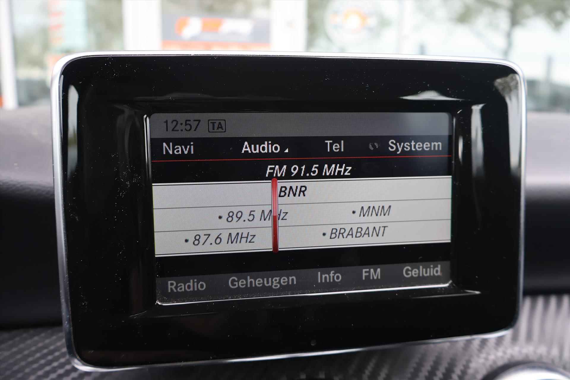 Mercedes A-Klasse 200 AMG-LINE 156pk | BI-XENON | Cruise | Bluetooth | Airco | Navi - 11/43
