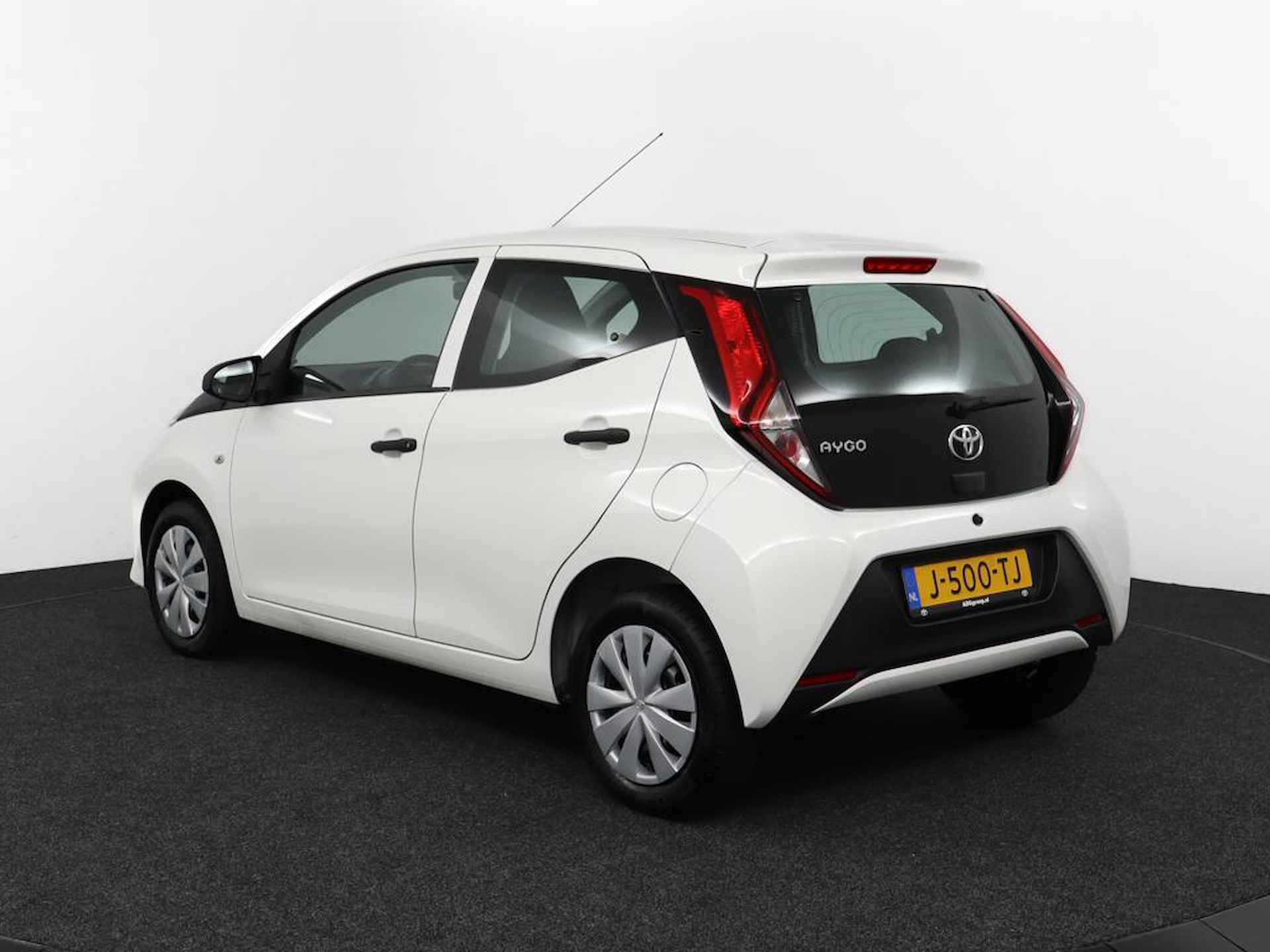 Toyota Aygo 1.0 VVT-i x-fun | Bluetooth | Airco | 5-Deurs | - 11/42