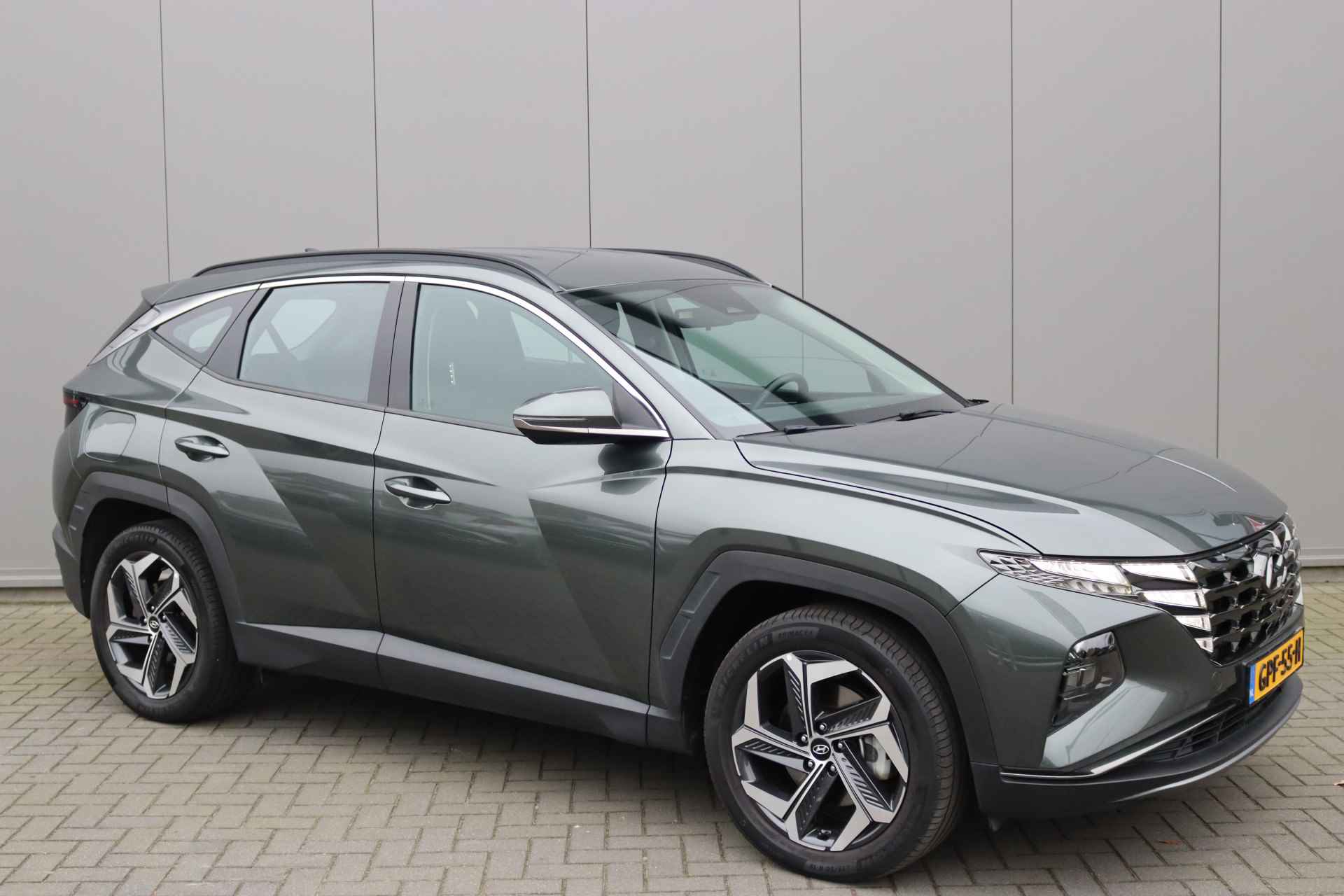 Hyundai Tucson 1.6 T-GDI PHEV 265PK 4WD Comfort Navigatie/Camera/Stoelverwarming/Cruise-Control - 2/34