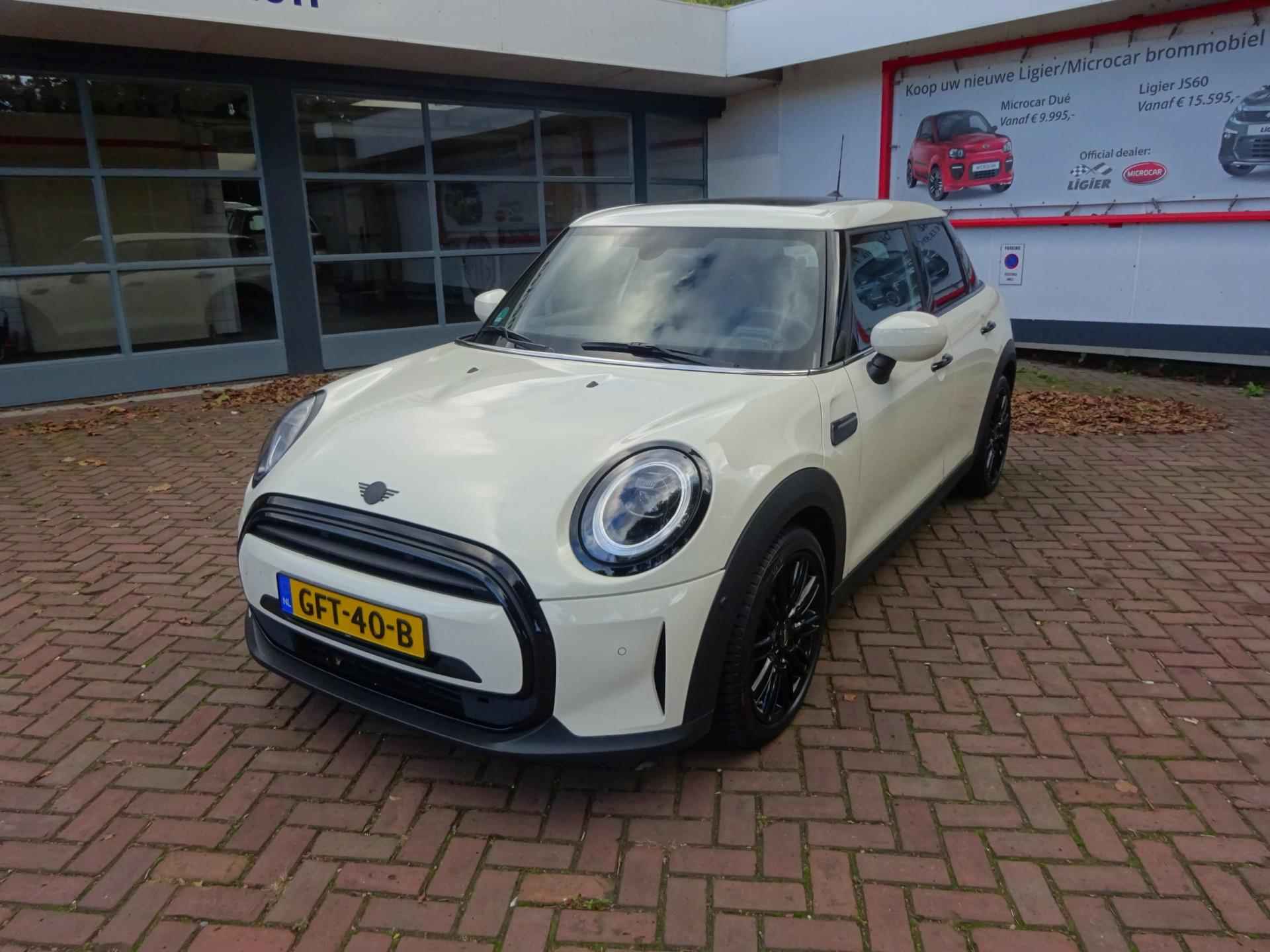 Mini 1.5T. One Classic Trim Plus 5drs Automaat/Panoramadak /Navi./Leder Sport int./17"LMV/A.R Camera/Climate Control - 6/24