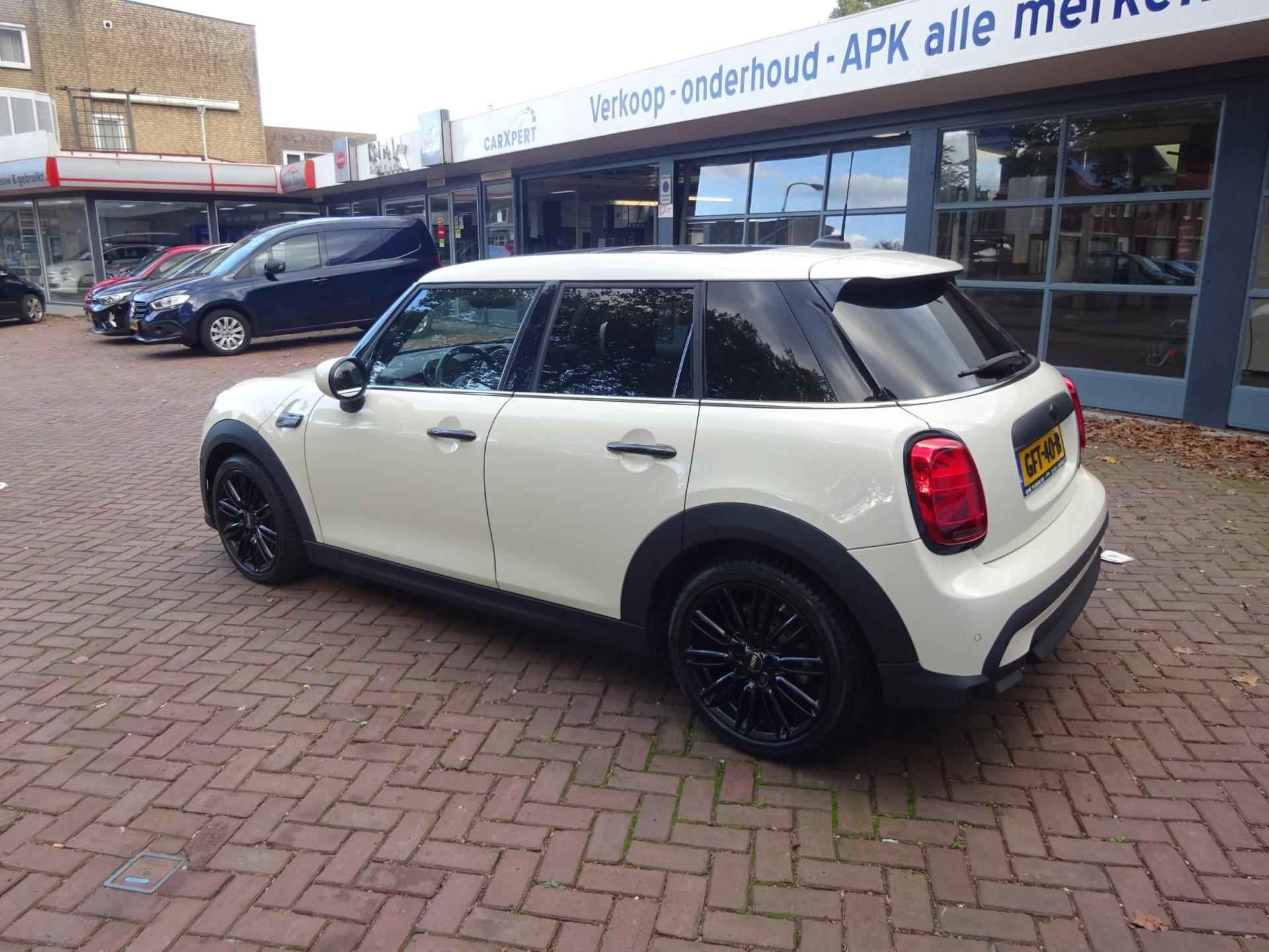 Mini 1.5T. One Classic Trim Plus 5drs Automaat/Panoramadak /Navi./Leder Sport int./17"LMV/A.R Camera/Climate Control - 18/24