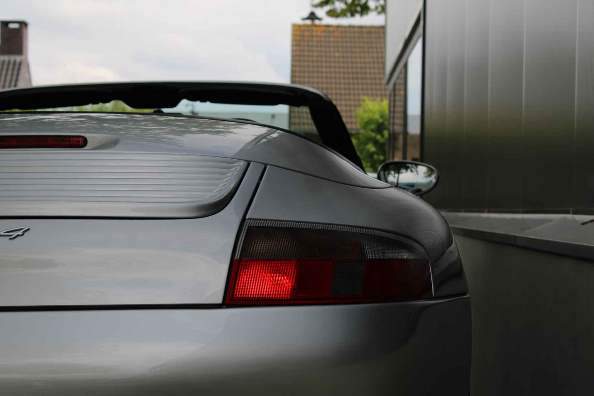 Porsche 911 (996) Cabriolet 3.4 Carrera 4 | 18" Turbo velgen | PCM Module | D.Blauw Leder | - 29/30