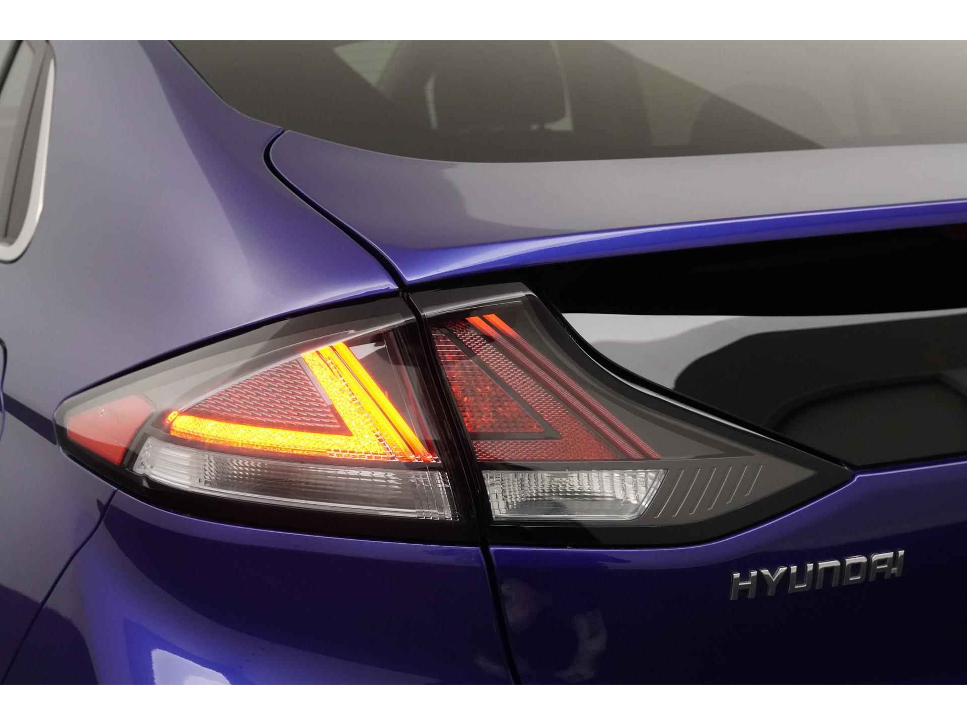 Hyundai IONIQ Premium Sky EV 38 kWh | 20795 na subsidie | Schuifdak | Zondag Open! - 25/48