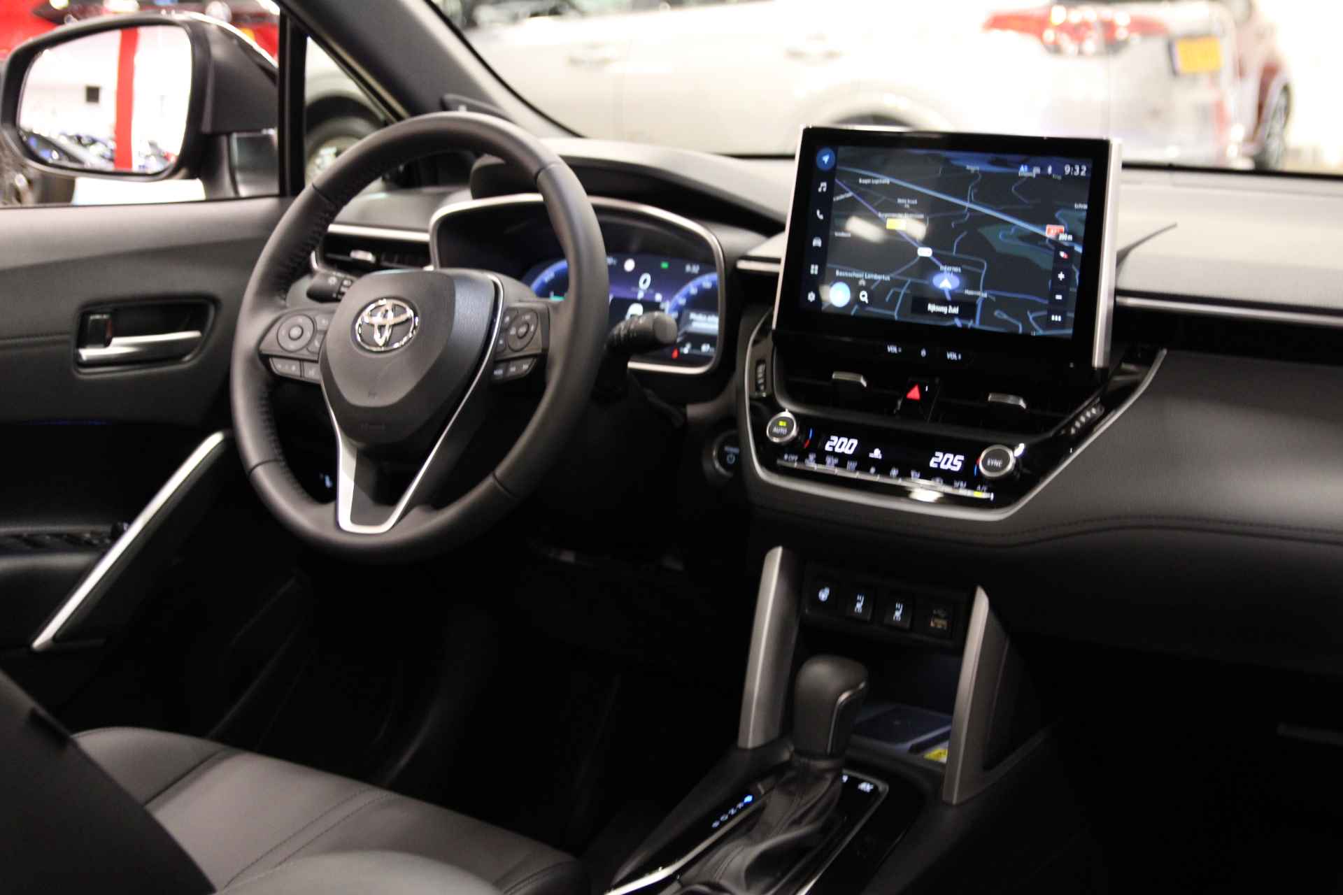 Toyota Corolla Cross 2.0 High Power Hybrid AWD Executive + Panorama - 4/47