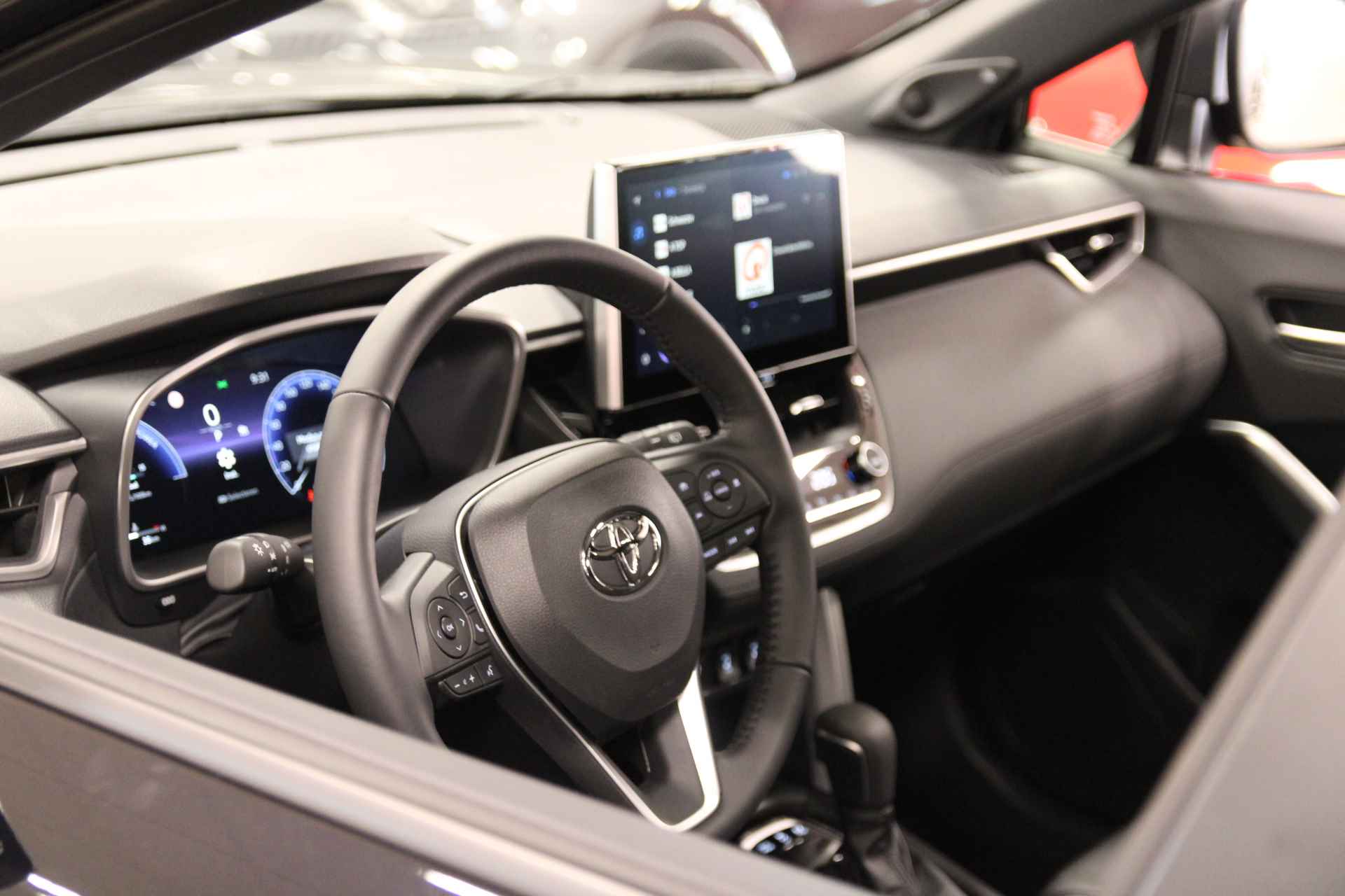 Toyota Corolla Cross 2.0 High Power Hybrid AWD Executive + Panorama - 11/47